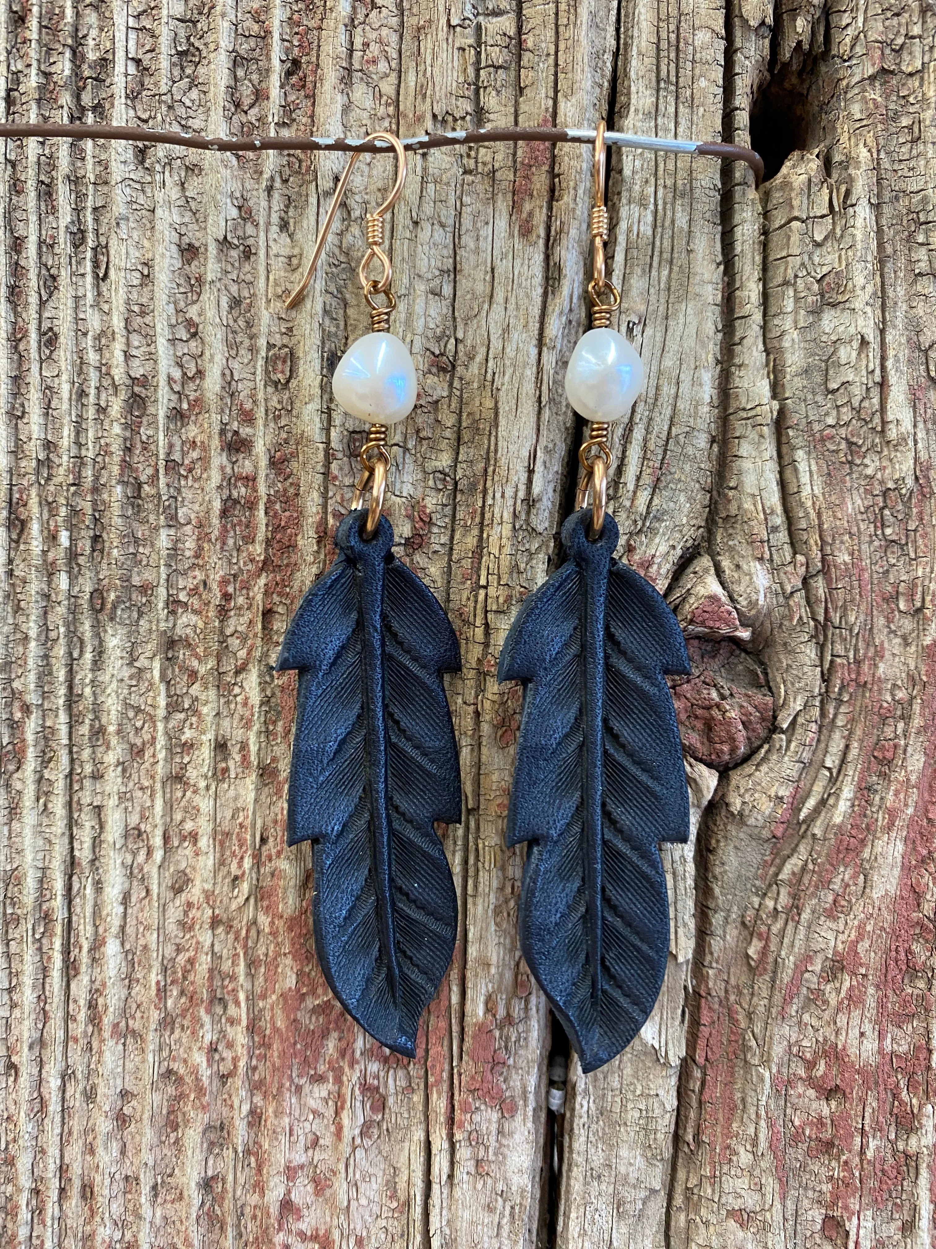14089 Tooled Leather Feather & Stone Earring