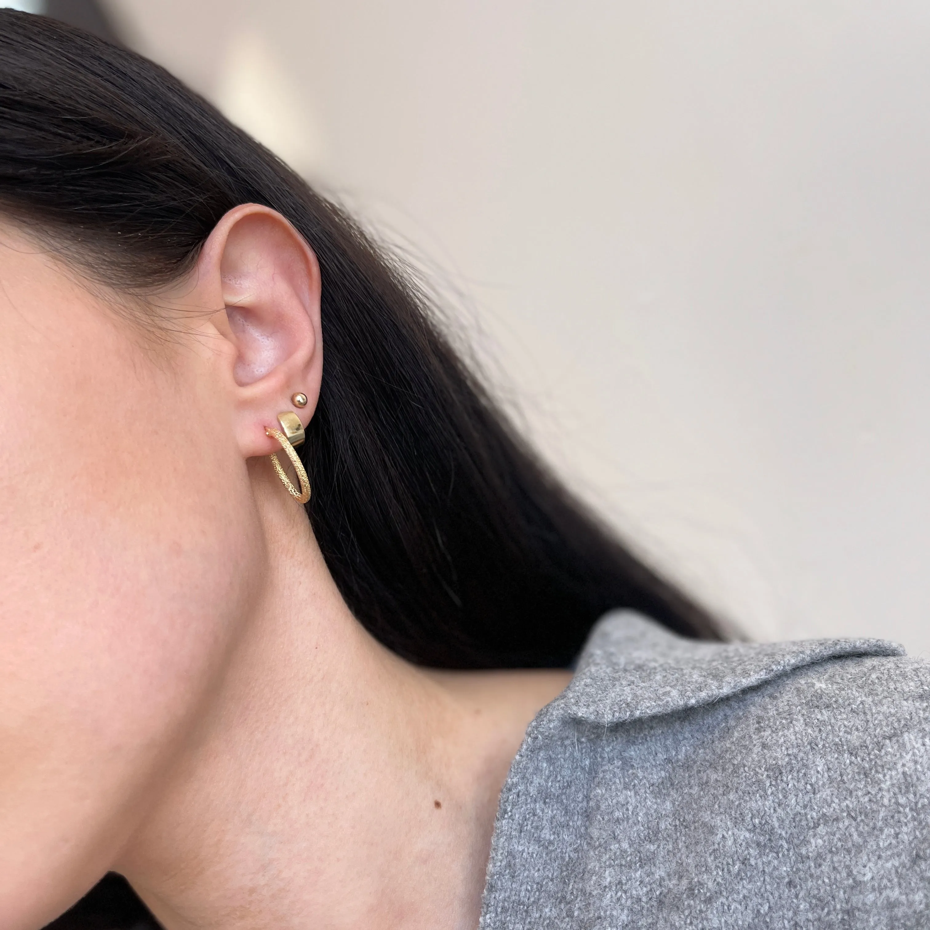 14KT Yellow Gold Textured Matte Oval Hoop Earrings 18mm
