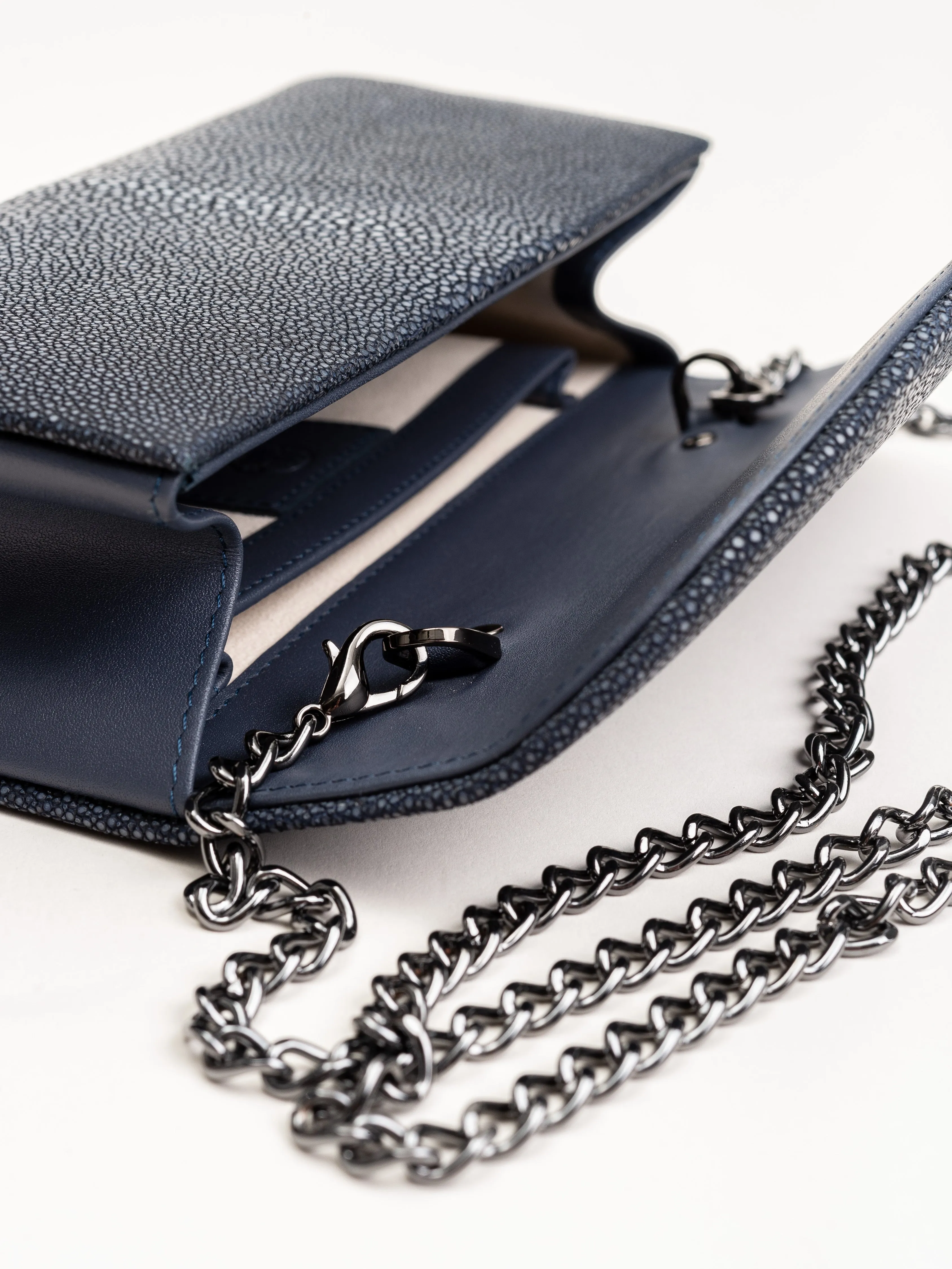 baby grande stingray clutch - navy