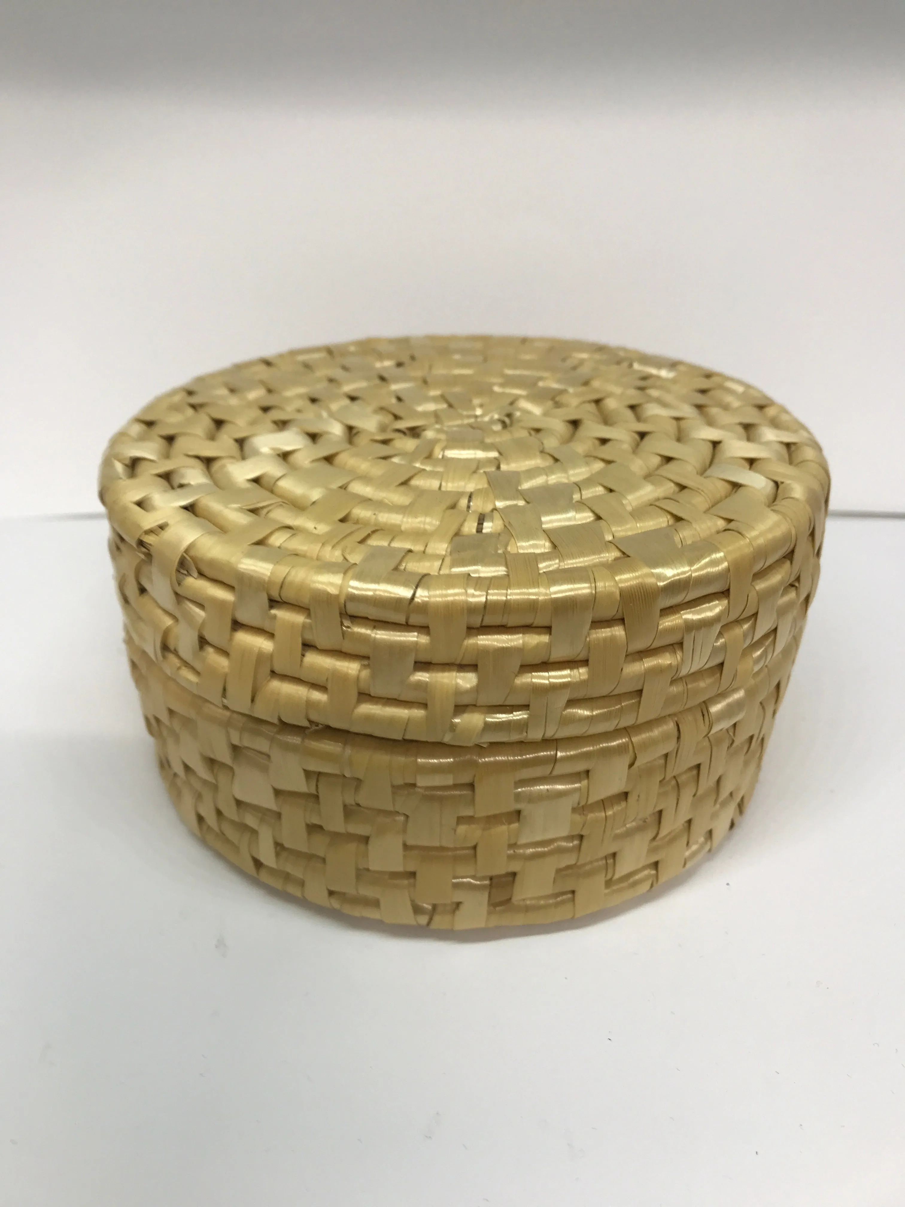 Basket Weave Container w/6 Coasters