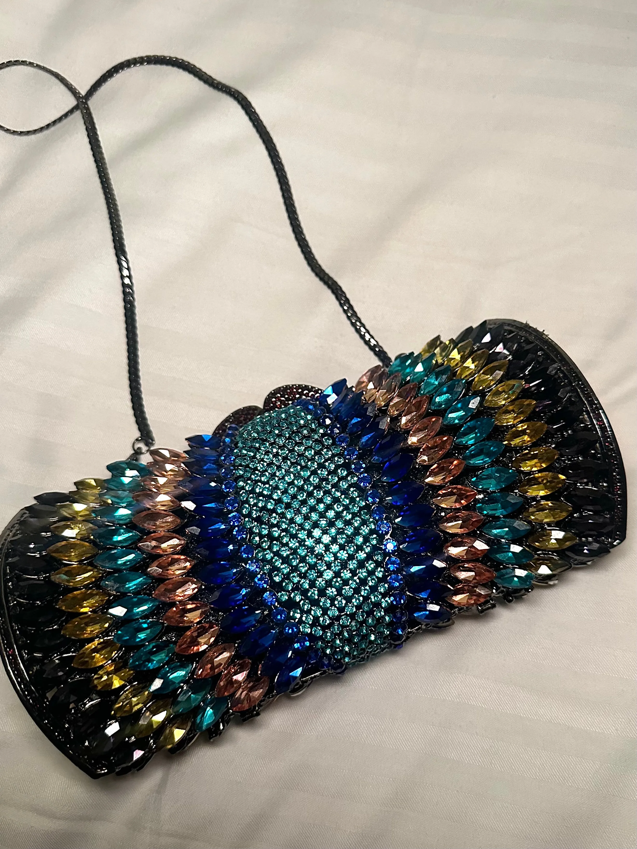 Boujee Bee Clutch(DROP-SHIPPED 7-10 BUSINESS DAYS)