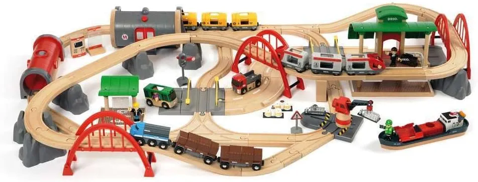 Brio Railway World Deluxe Set