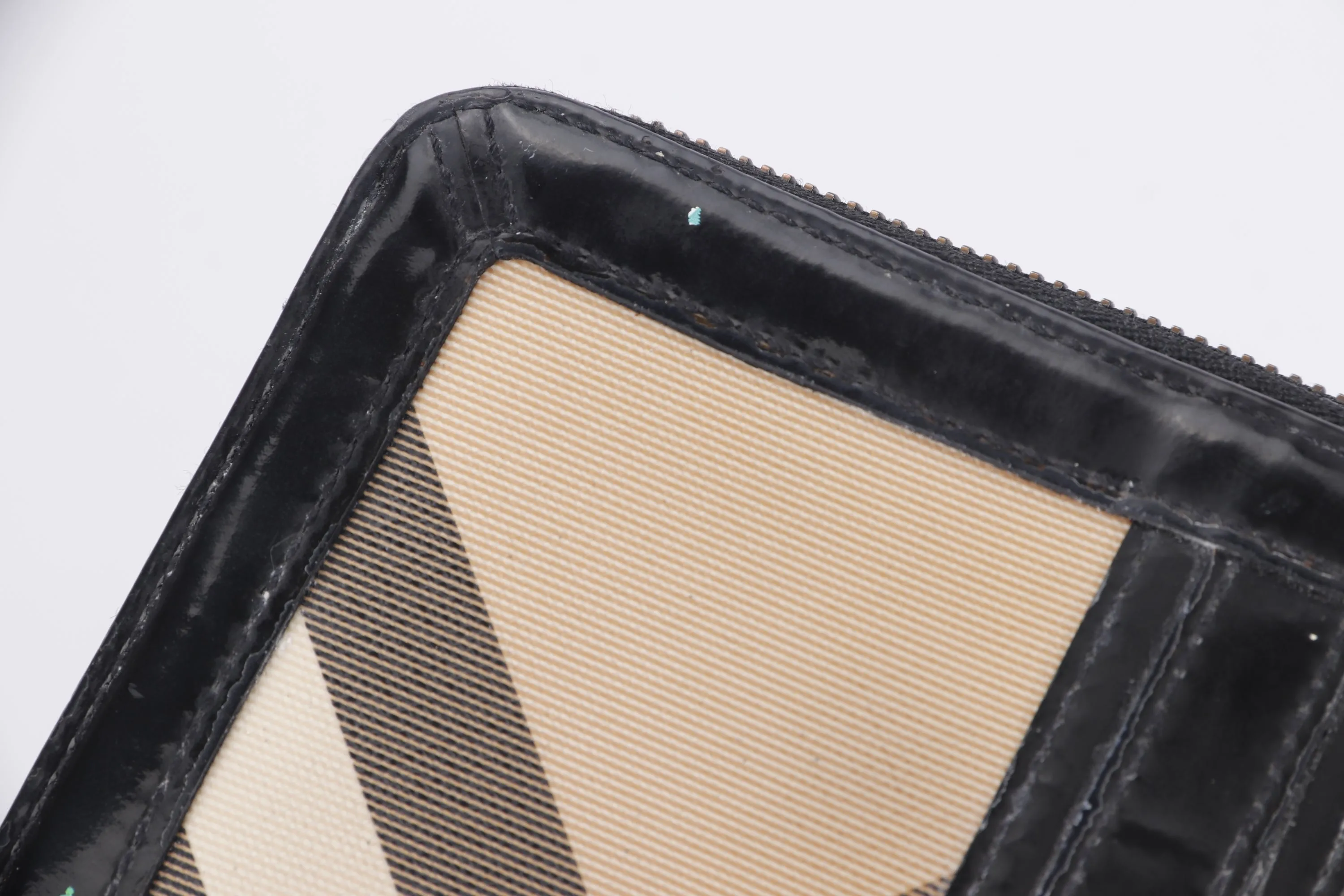 BURBERRY BLACK LEATHER NOVA CHECK ZIP OVER LONG WALLET, NO DUST COVER & BOX