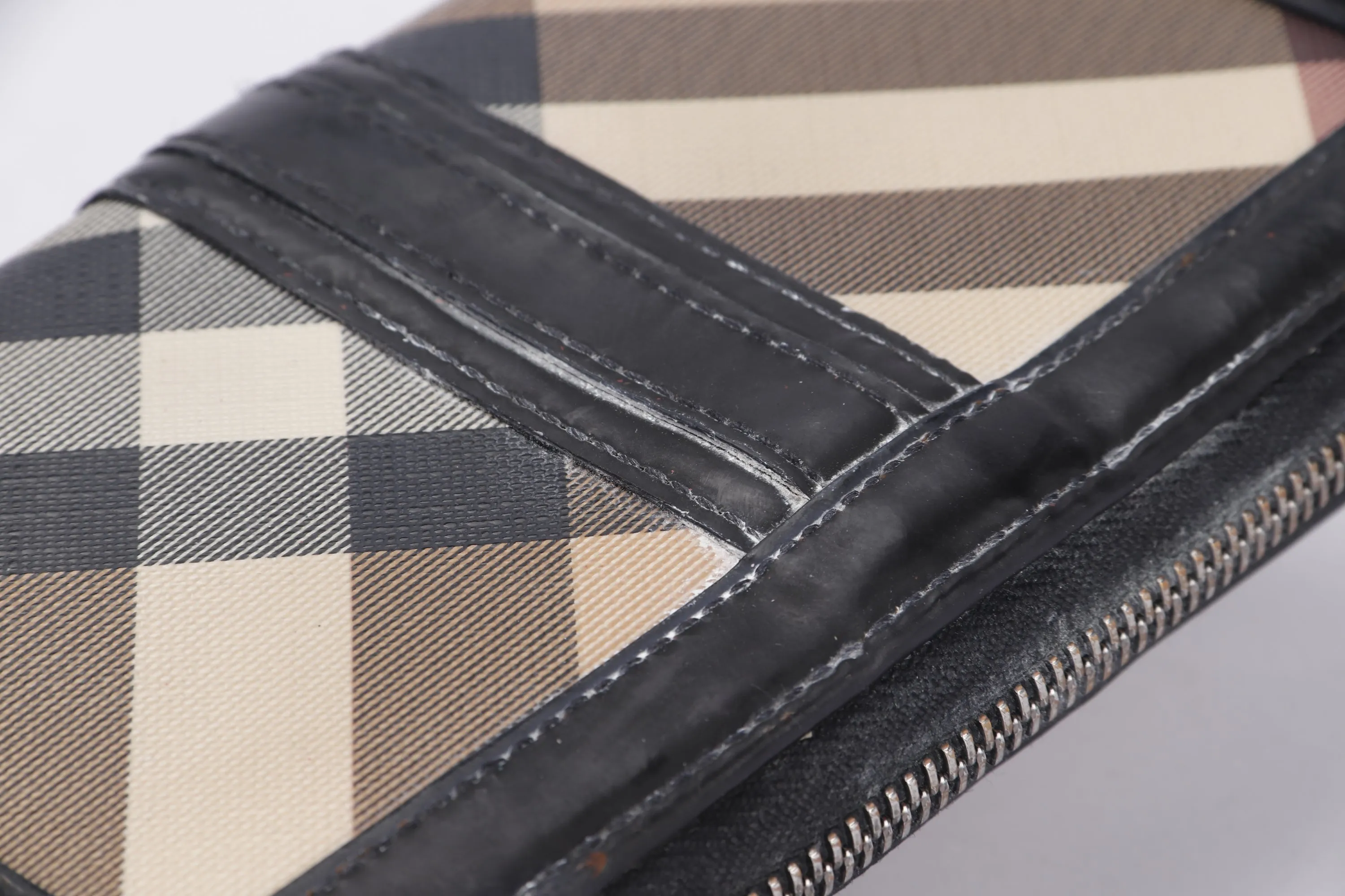 BURBERRY BLACK LEATHER NOVA CHECK ZIP OVER LONG WALLET, NO DUST COVER & BOX