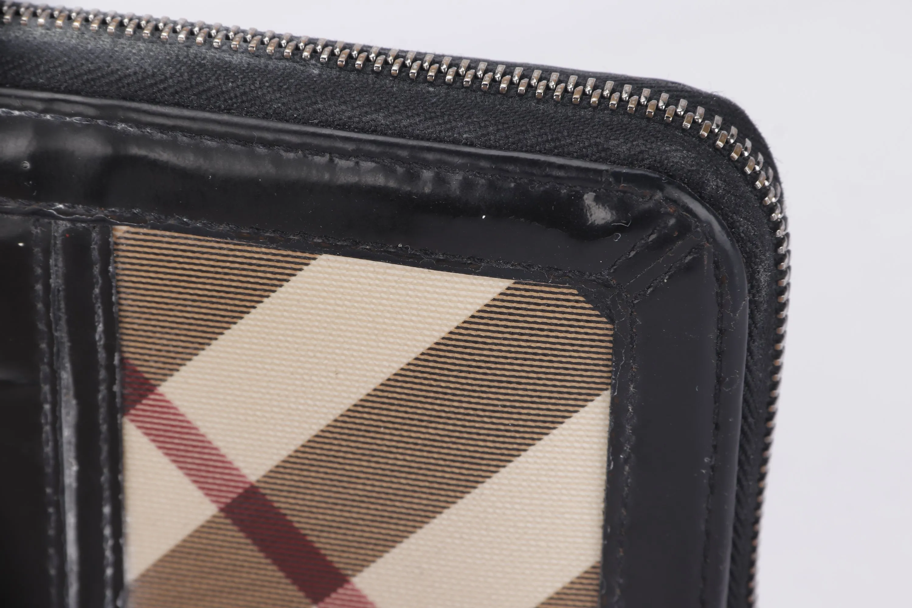 BURBERRY BLACK LEATHER NOVA CHECK ZIP OVER LONG WALLET, NO DUST COVER & BOX