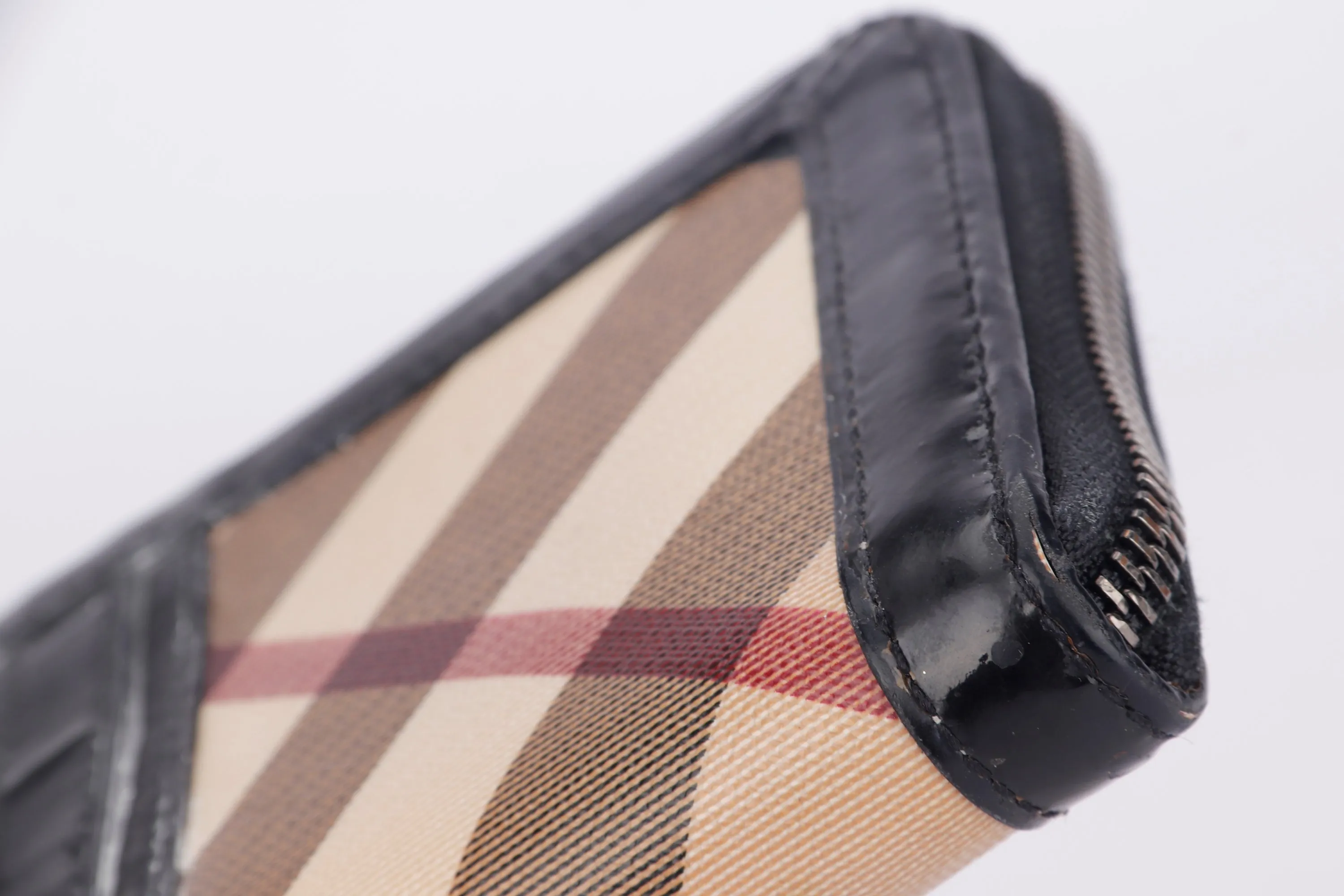 BURBERRY BLACK LEATHER NOVA CHECK ZIP OVER LONG WALLET, NO DUST COVER & BOX