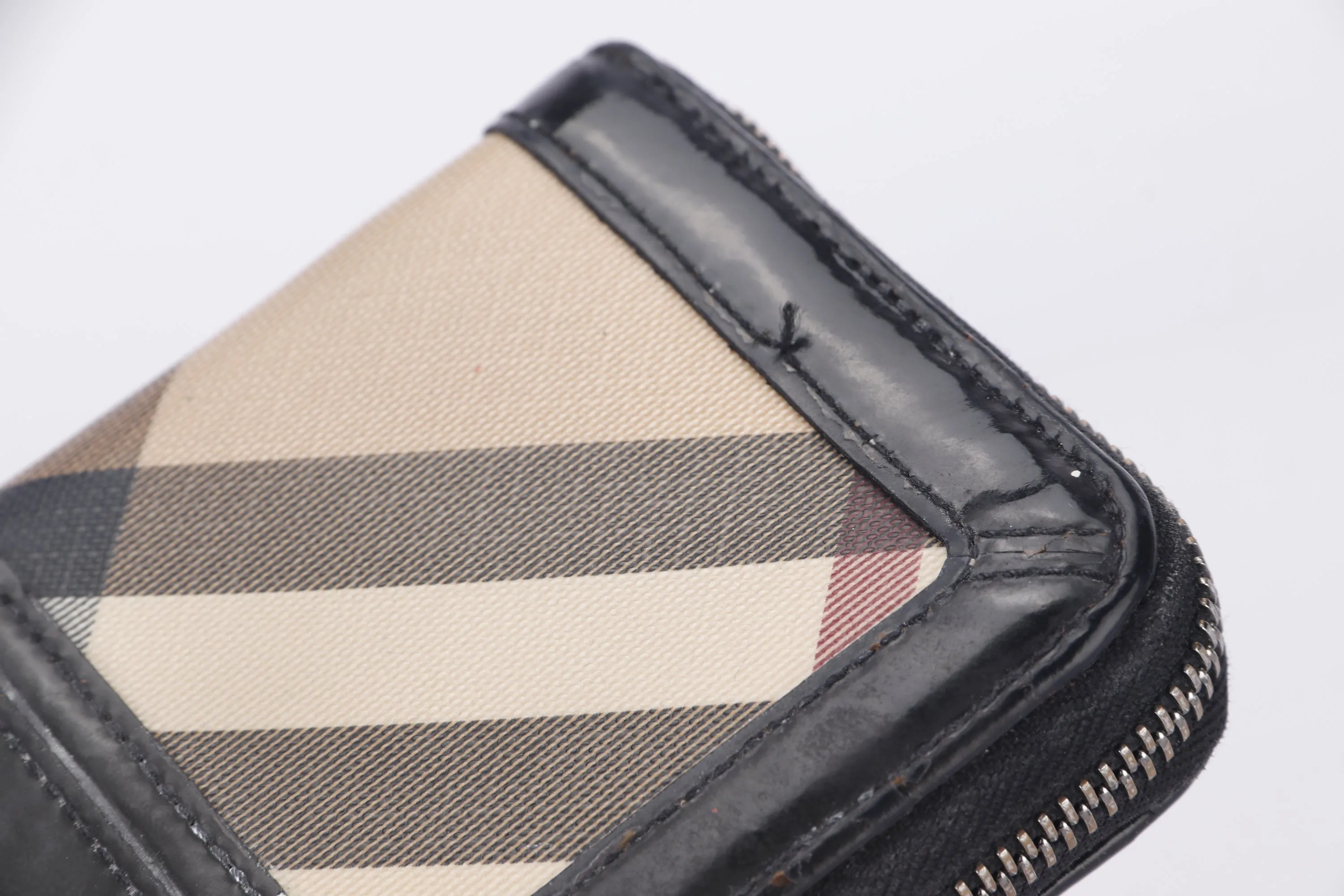 BURBERRY BLACK LEATHER NOVA CHECK ZIP OVER LONG WALLET, NO DUST COVER & BOX