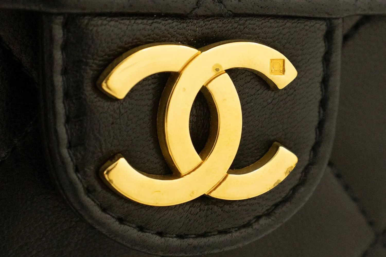 CHANEL Small Chain Shoulder Bag Clutch Black Quilted Flap Lambskin n79