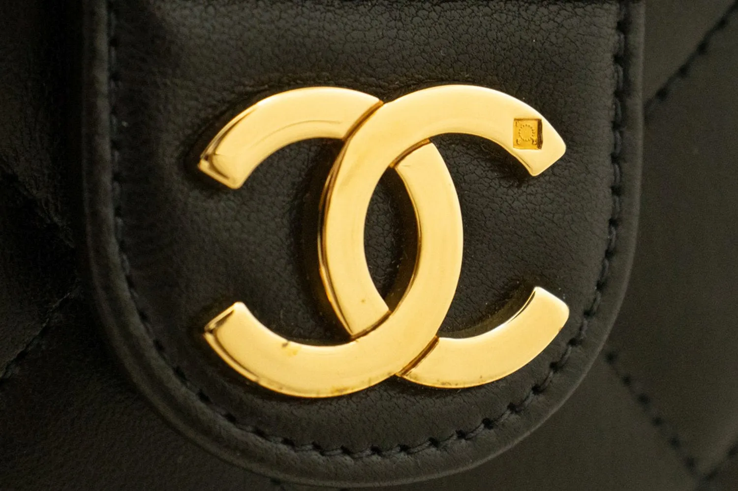 CHANEL Small Chain Shoulder Bag Clutch Black Quilted Flap Lambskin n85