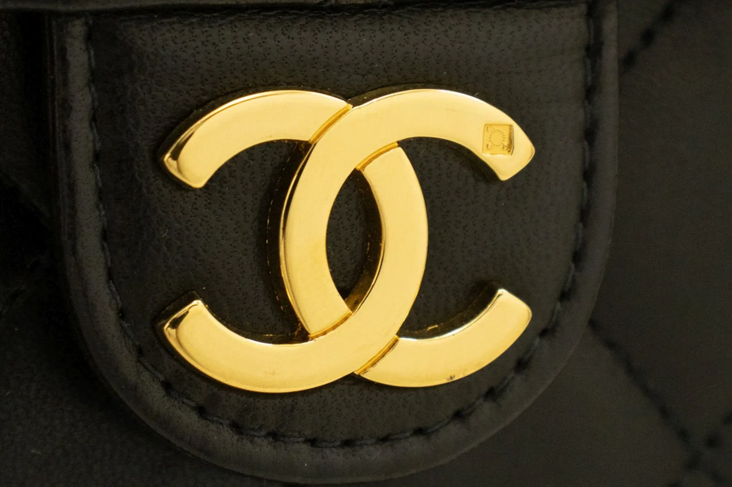 CHANEL Small Chain Shoulder Bag Clutch Black Quilted Flap Lambskin n93
