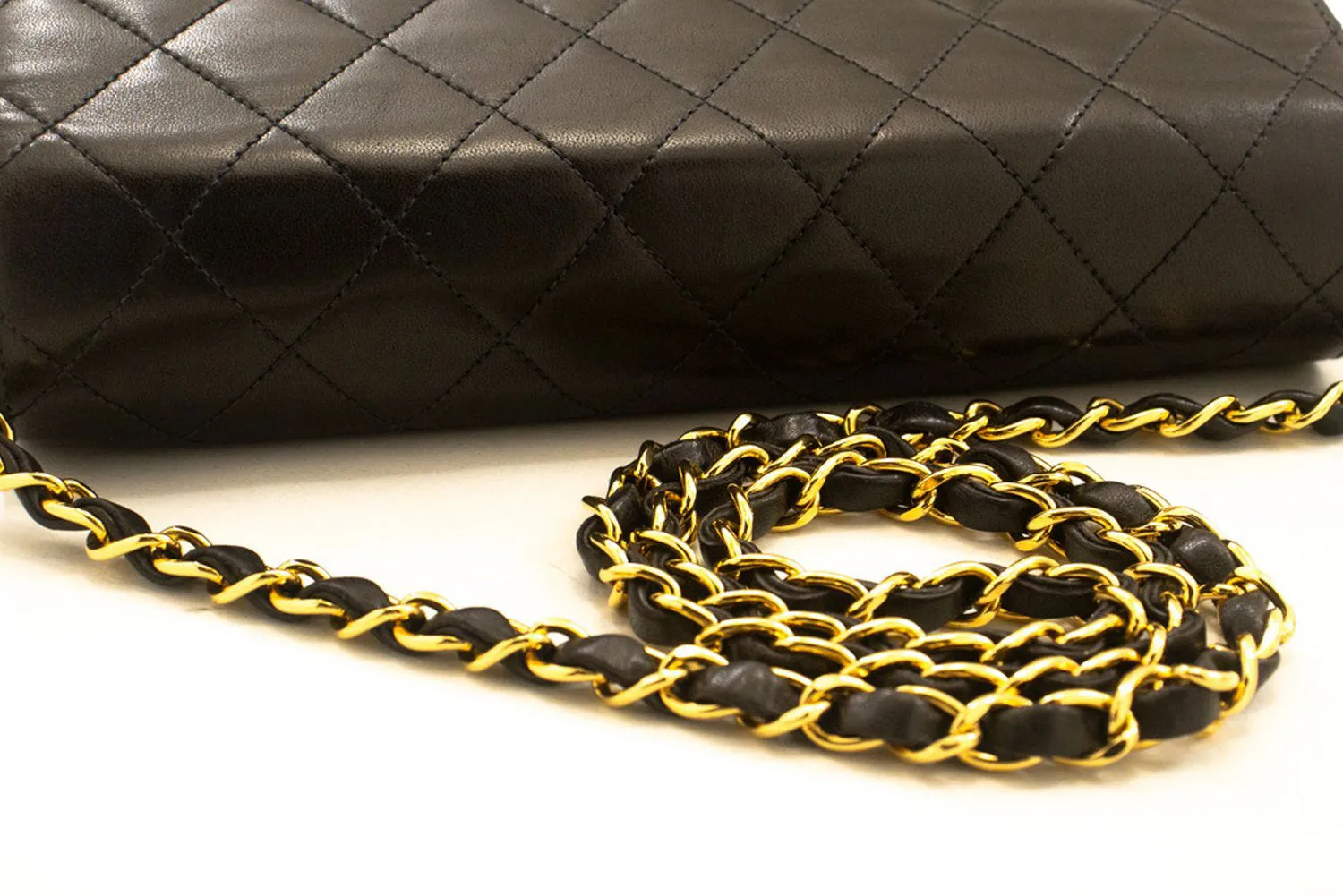 CHANEL Small Chain Shoulder Bag Clutch Black Quilted Flap Lambskin p45