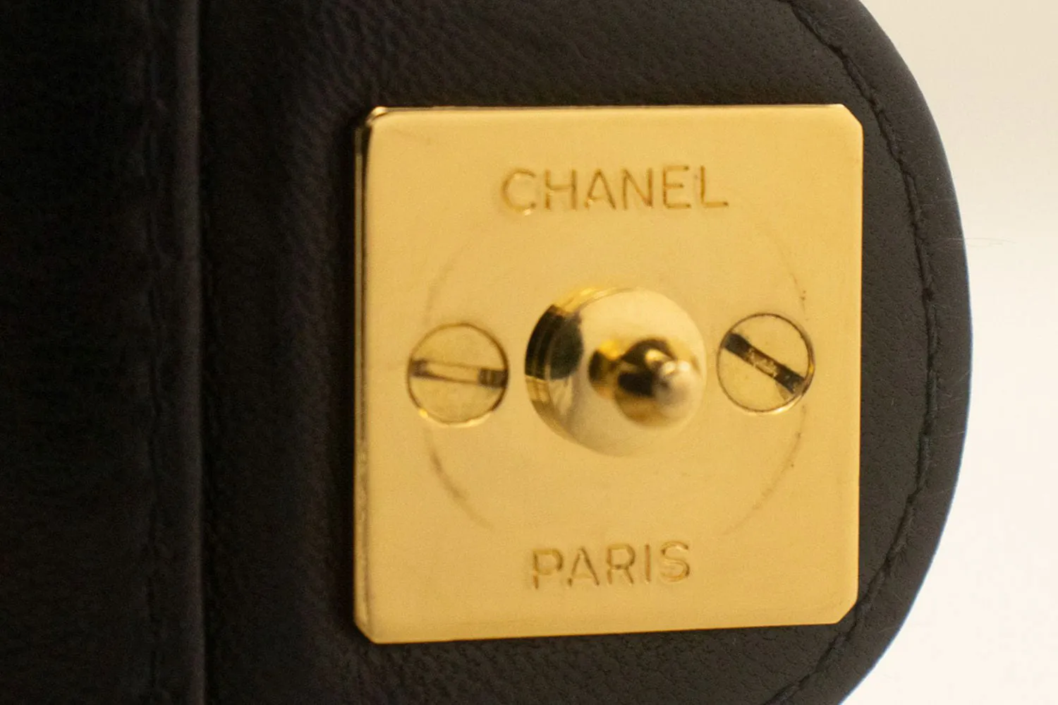 CHANEL Small Chain Shoulder Bag Clutch Black Quilted Flap Lambskin p45