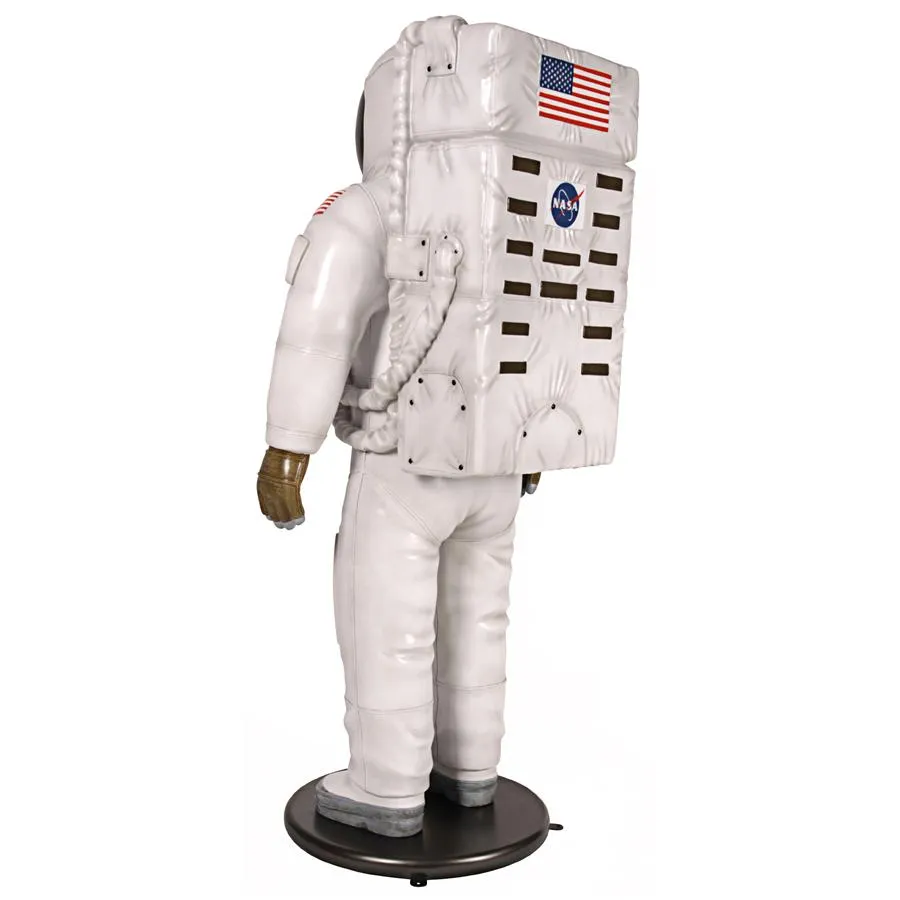 Design Toscano- Man on the Moon Astronaut Statue
