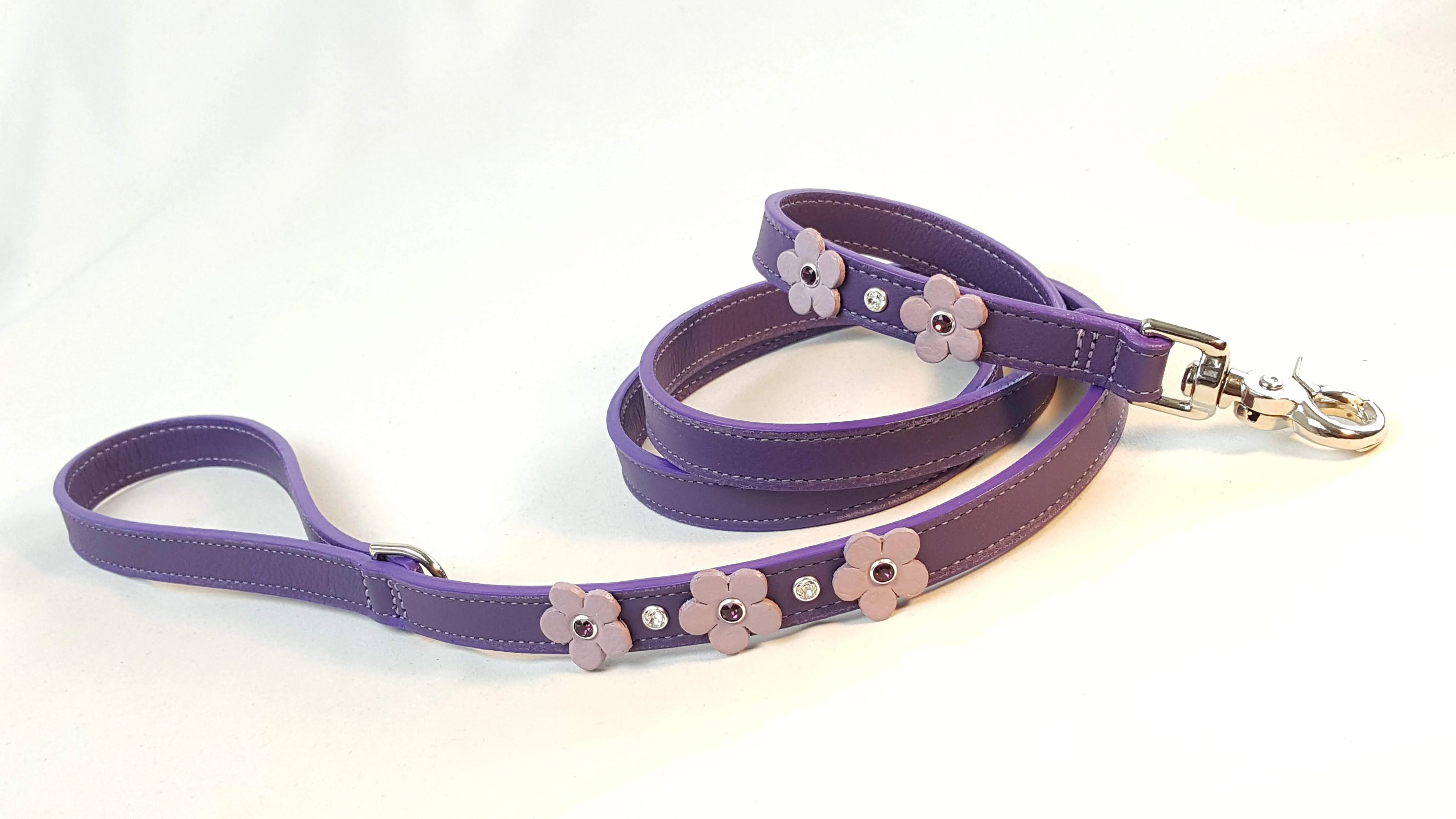 Ellie 5 Flower Leather Leash with Crystals on Flower and Leash