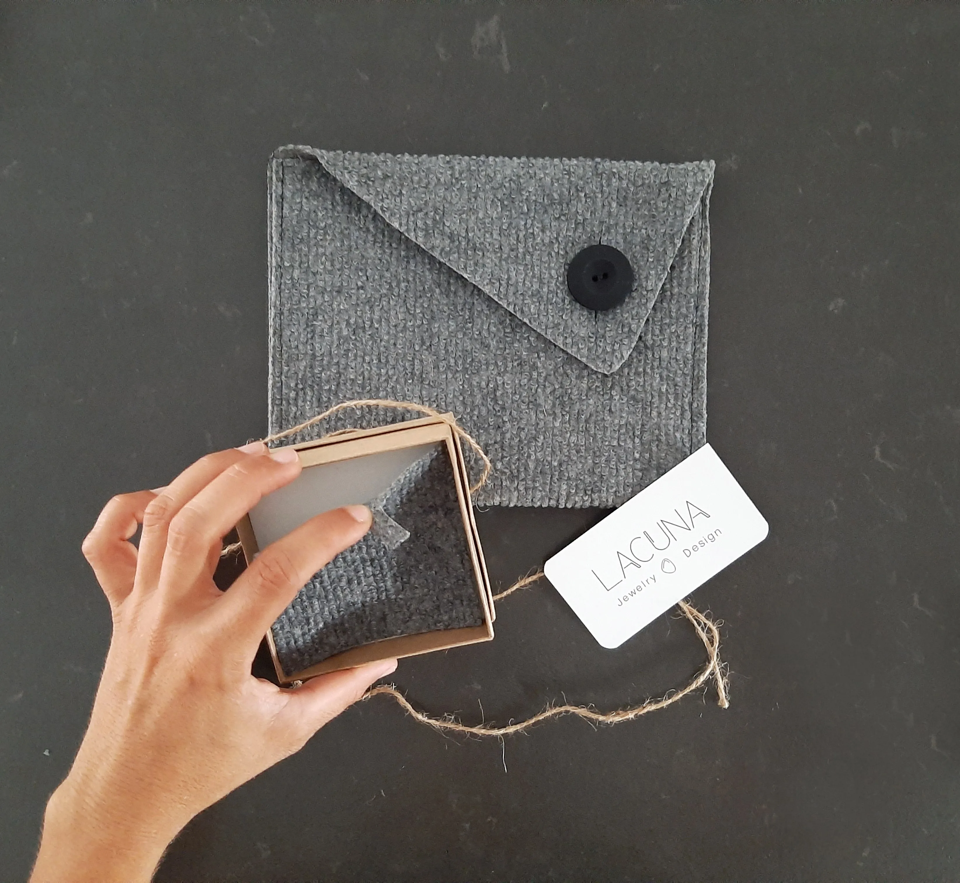 Elom Unisex Pendant