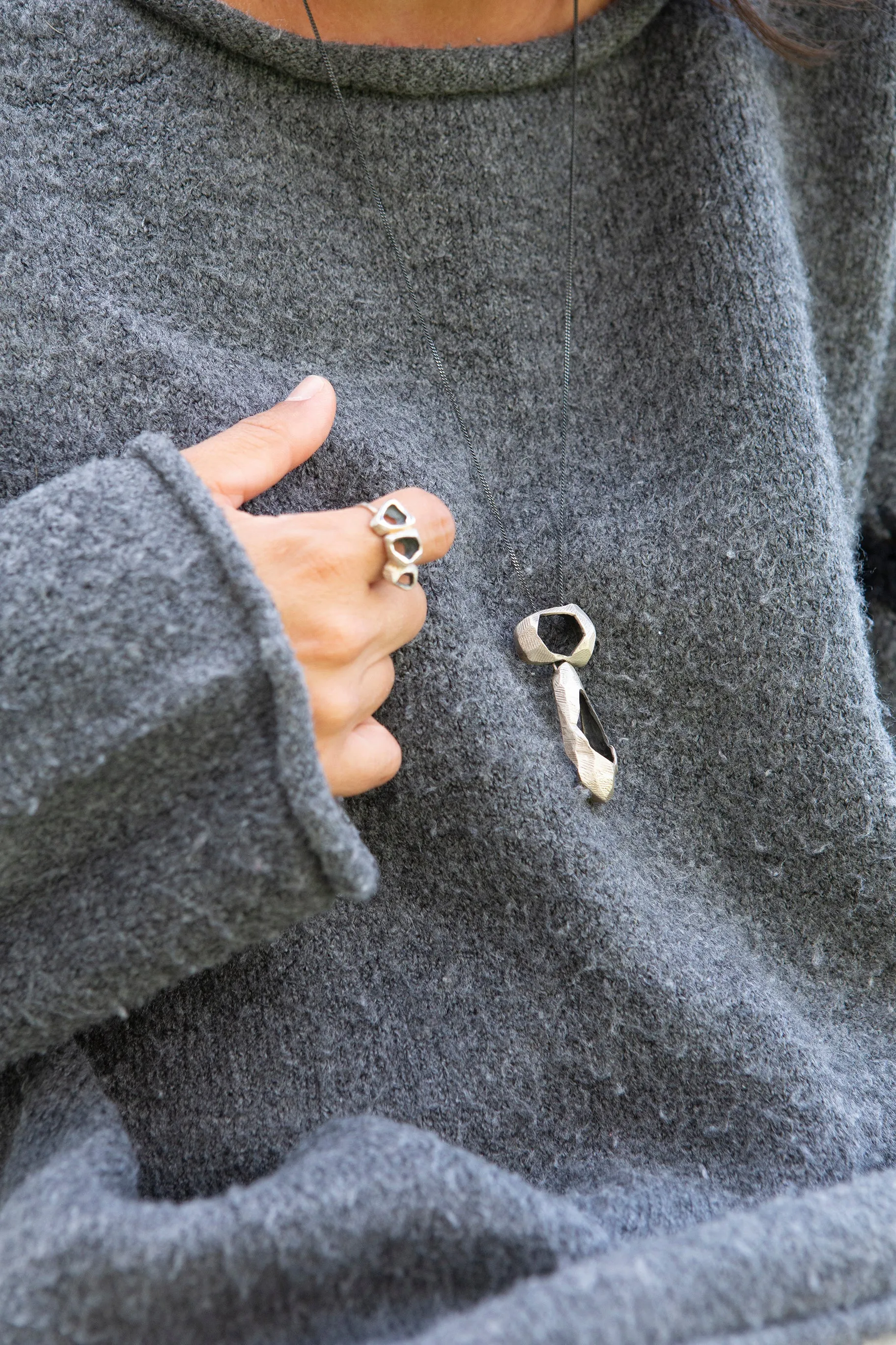 Elom Unisex Pendant