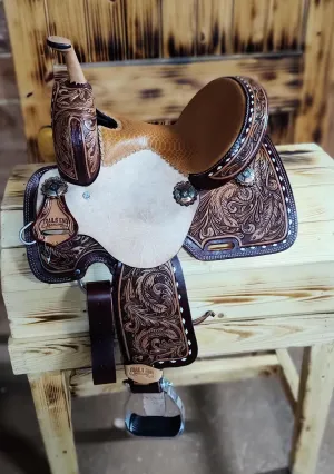 FEATHER TOOLED WHITE BUCKSTITCH TRAILS END SADDLERY BARREL SADDLE