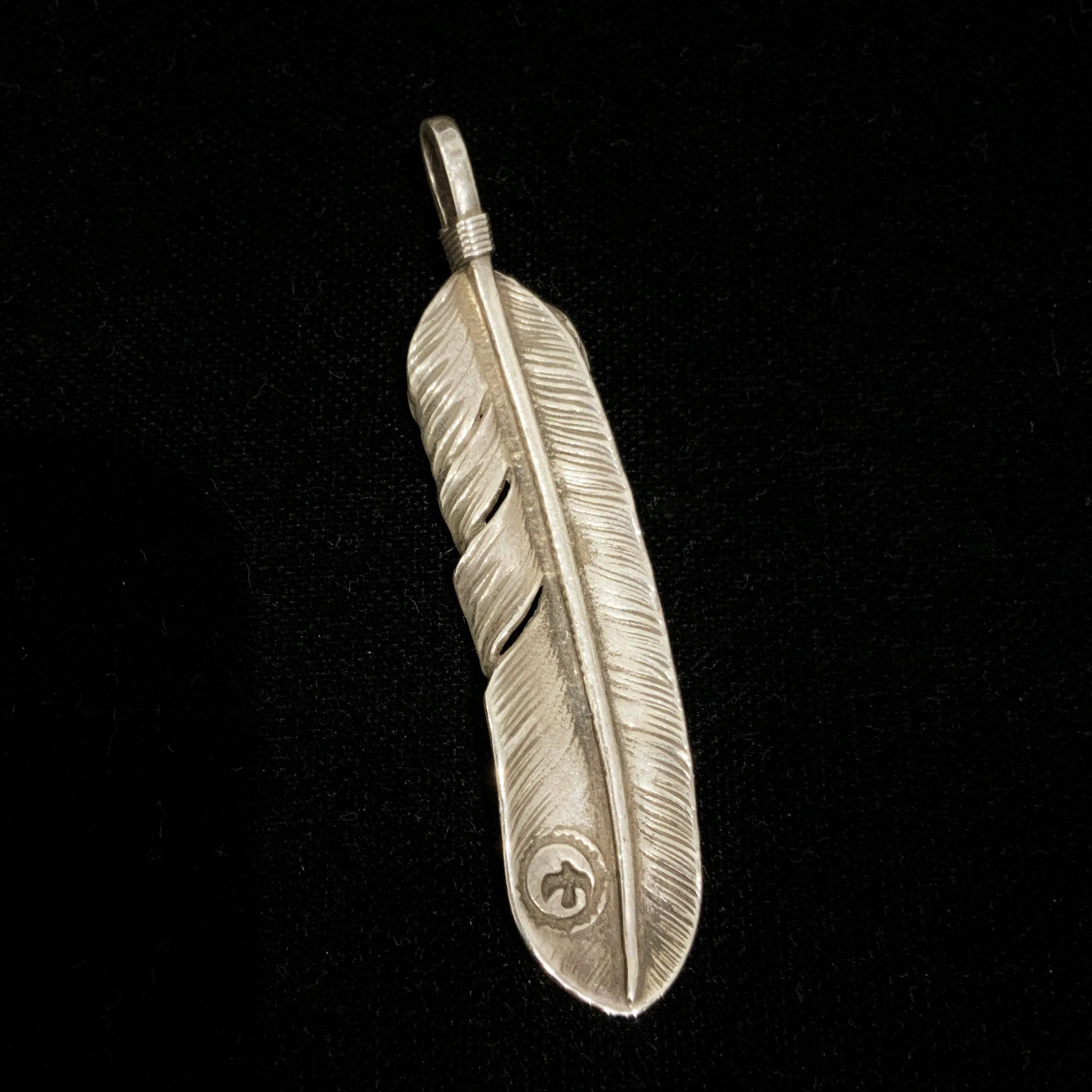 Goros Silver Feather - Facing Left