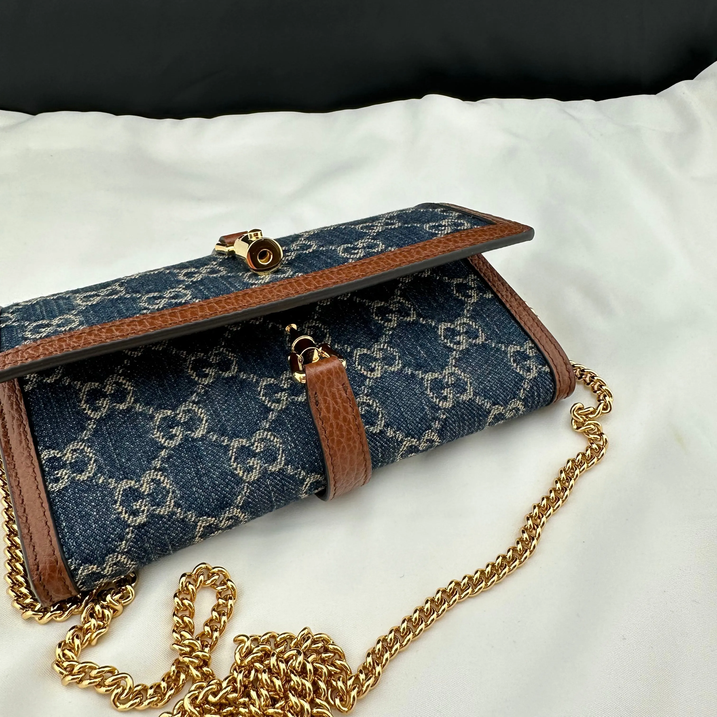 Gucci GG Denim Jackie 1961 Chain Wallet