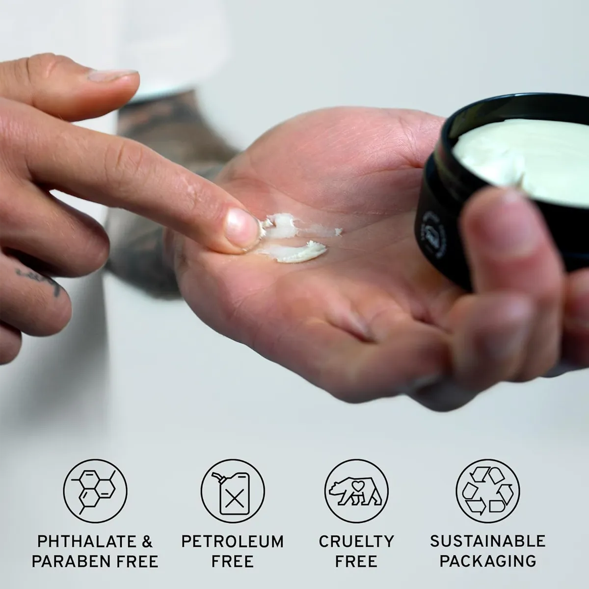 Hardworking Gentlemen Firm Hold Hair Wax