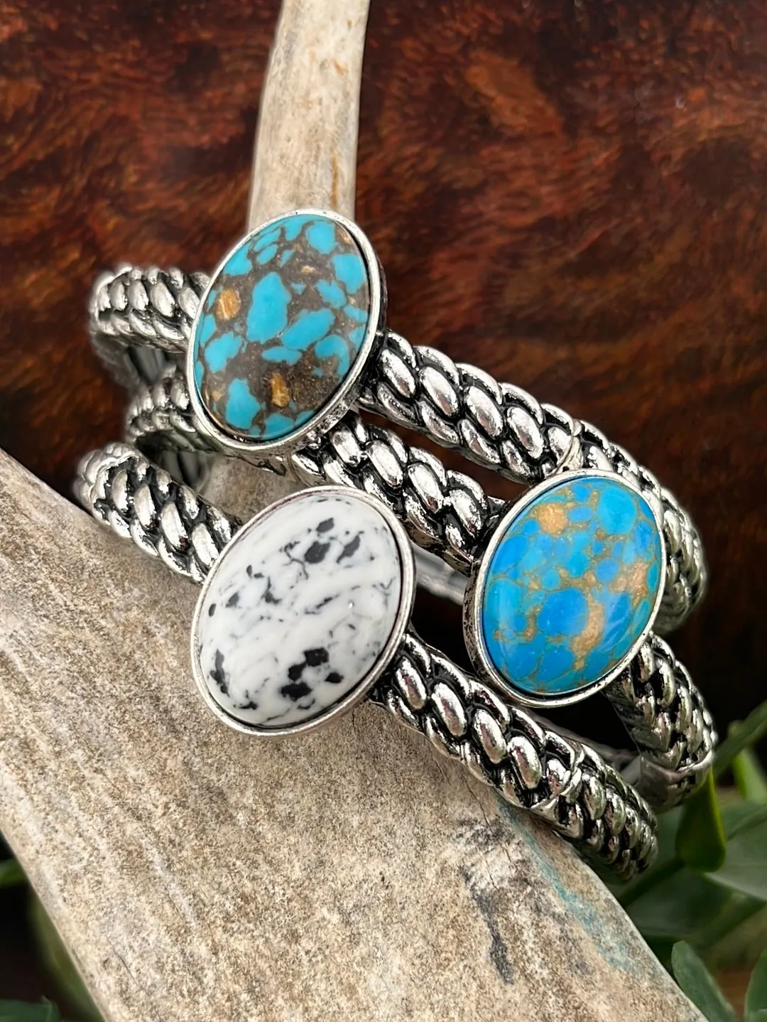 Hillside Fashion Silver Twisted Chain With Oval Stone Stretch Bracelet