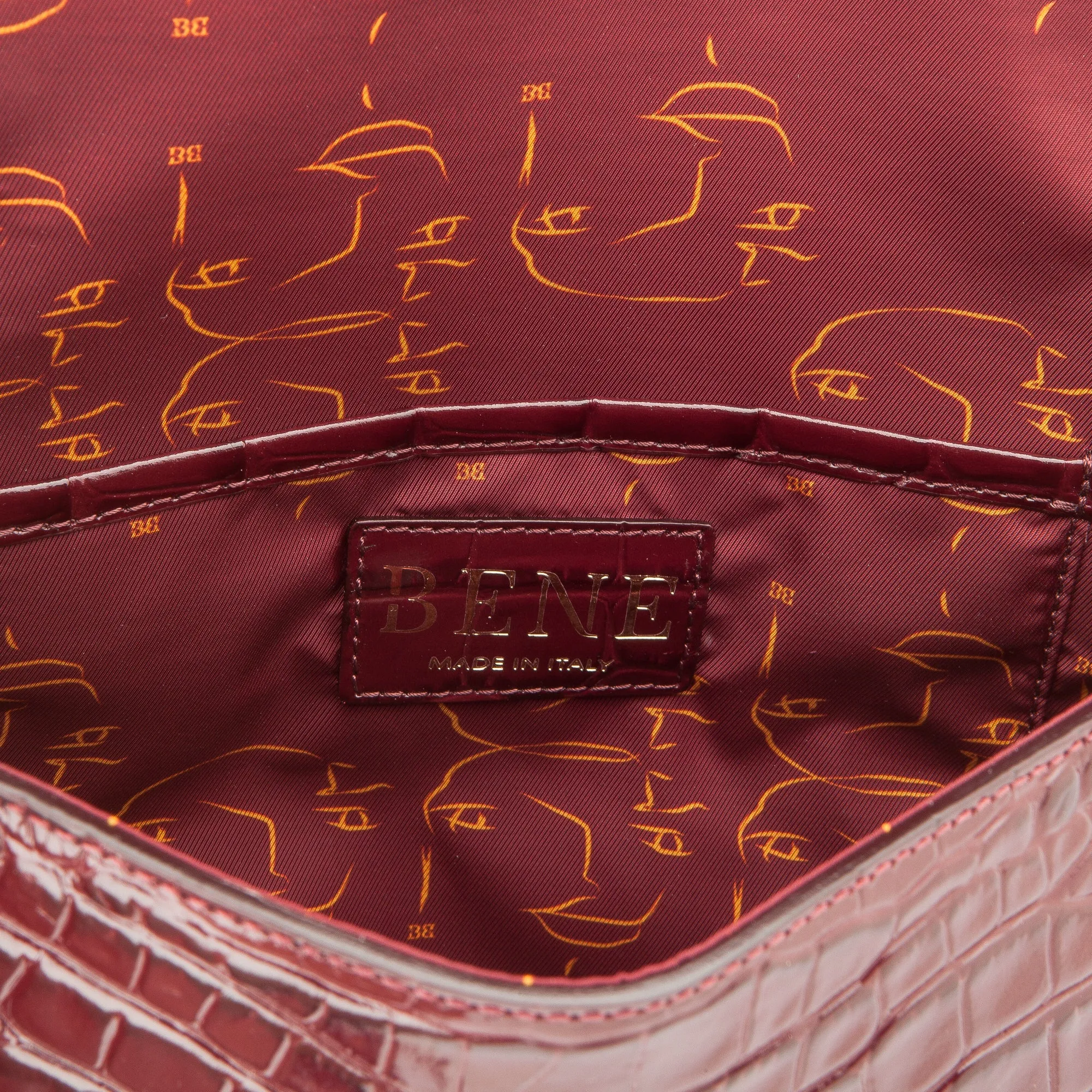Holmes in Bordeaux Croc