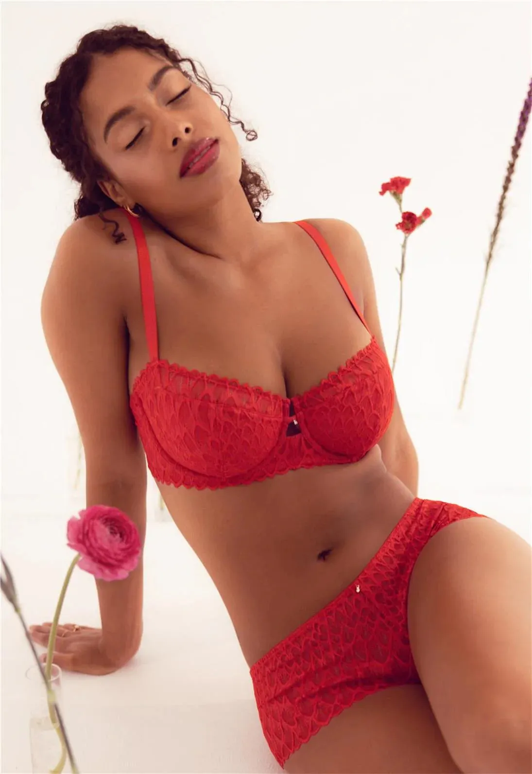 Lacy Keyhole Balconette Bra In Sweet Red - Montelle