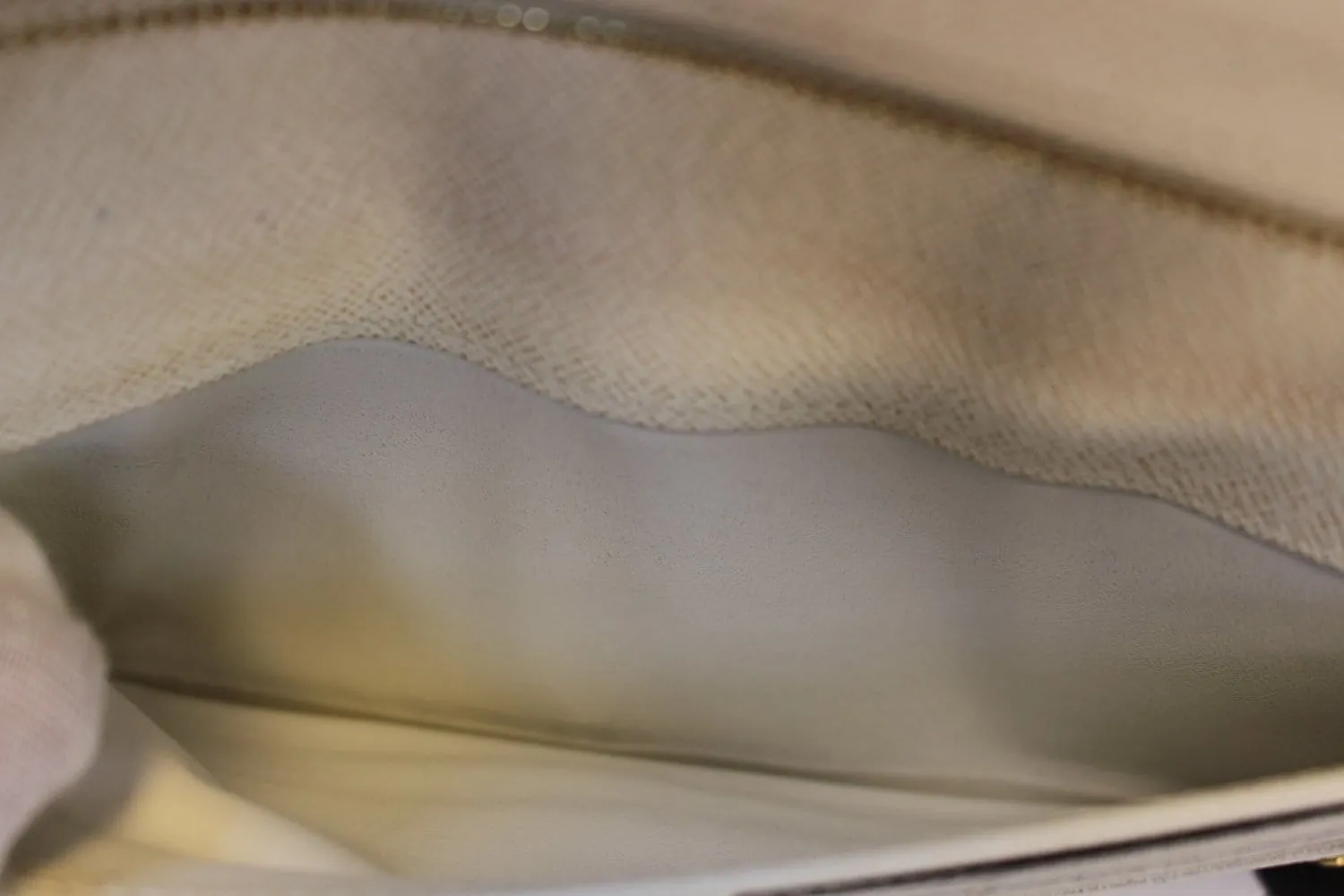 LOUIS VUITTON Monogram Canvas Ivorie Insolite Wallet