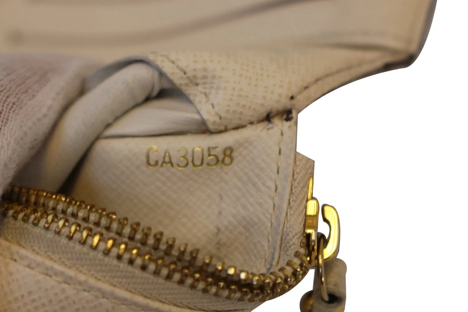 LOUIS VUITTON Monogram Canvas Ivorie Insolite Wallet