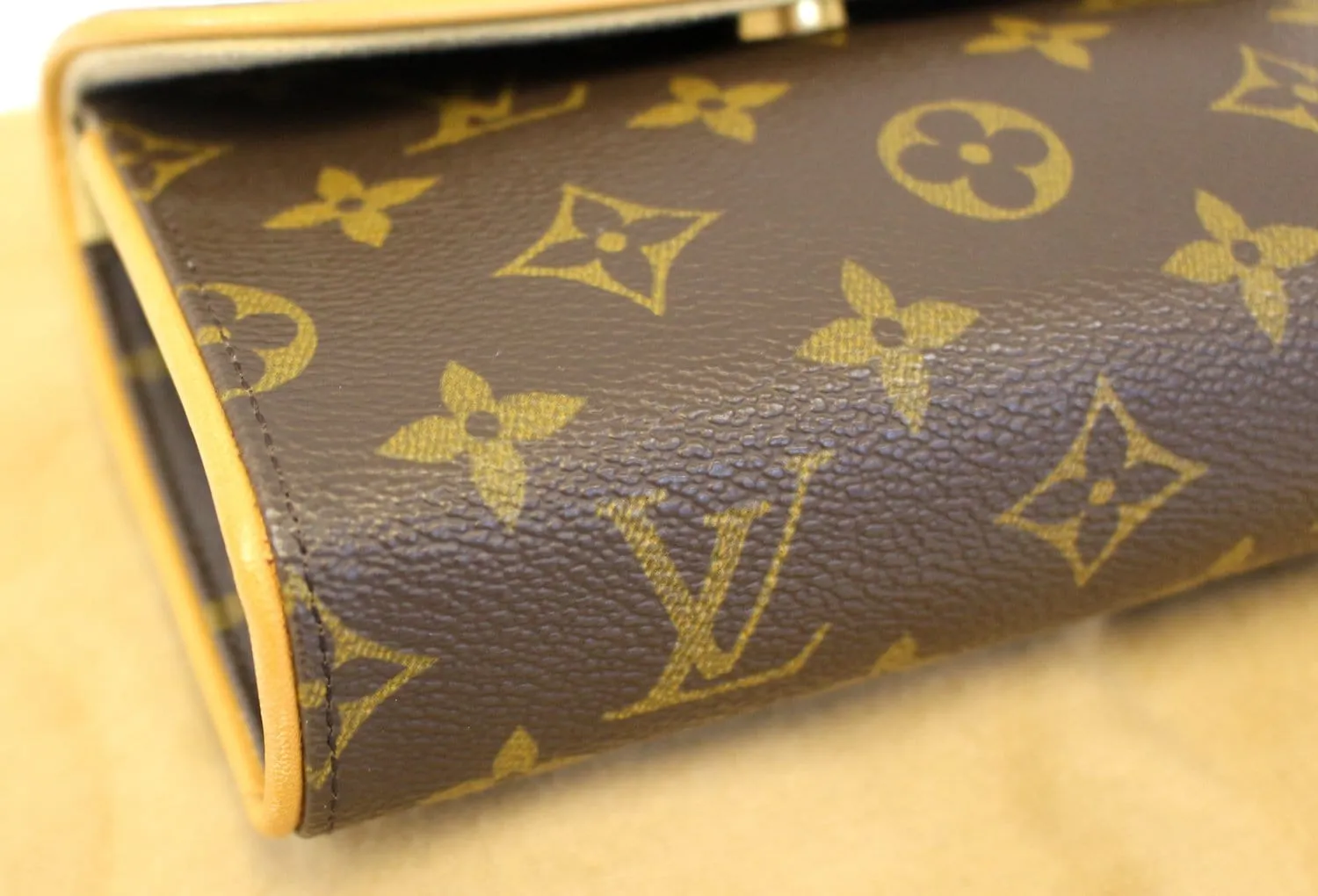 LOUIS VUITTON Monogram Canvas Pochette Florentine Bag