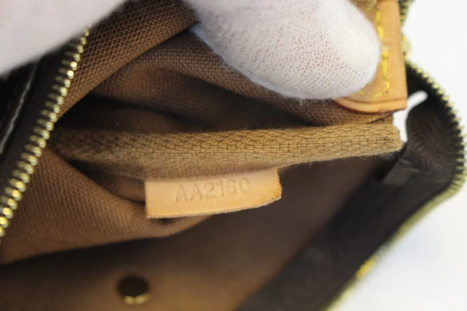 LOUIS VUITTON Monogram Pochette Eva Clutch Shoulder Bag
