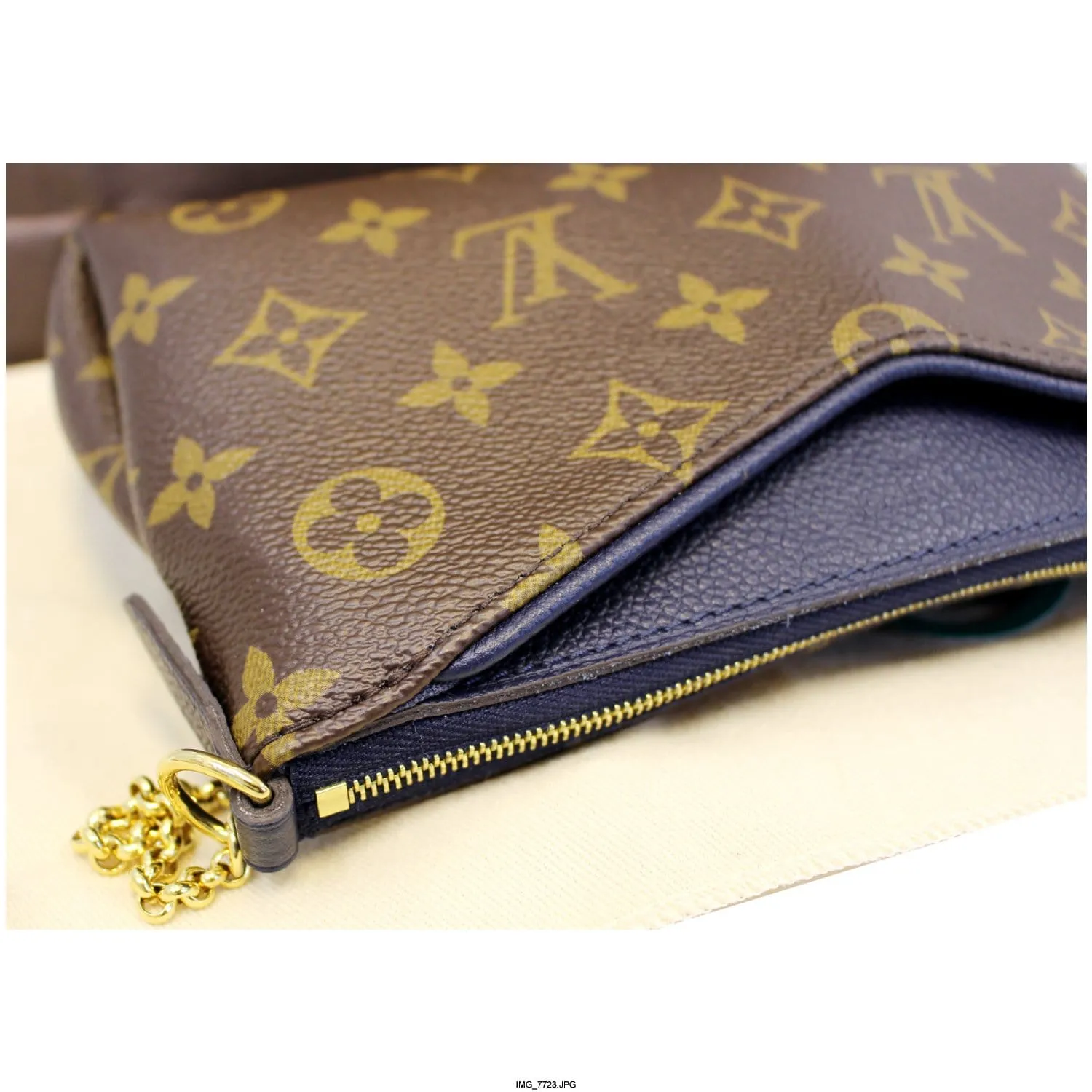 LOUIS VUITTON Pallas Clutch Monogram Canvas Crossbody Bag