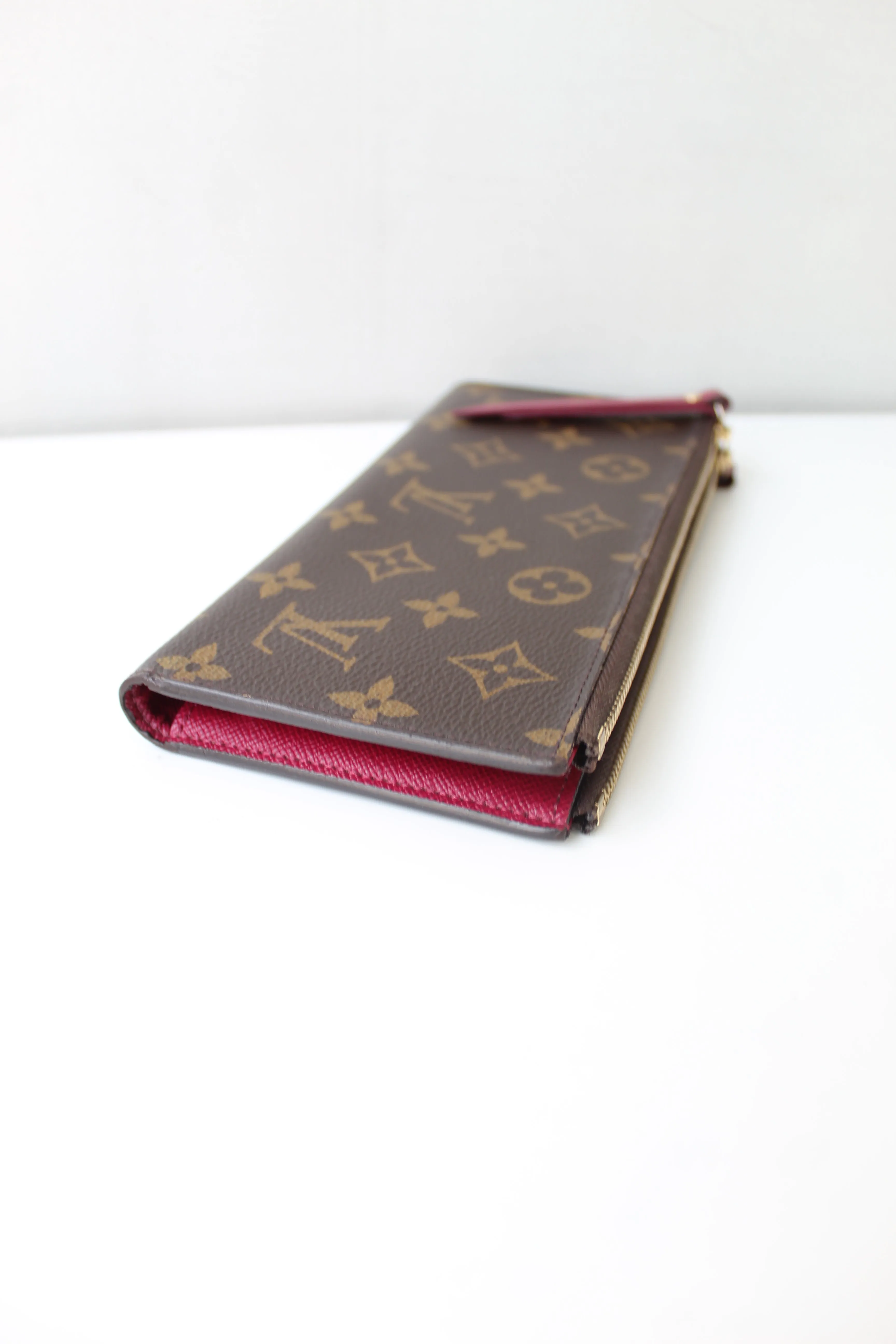 Louis Vuitton  Zippy Wallet