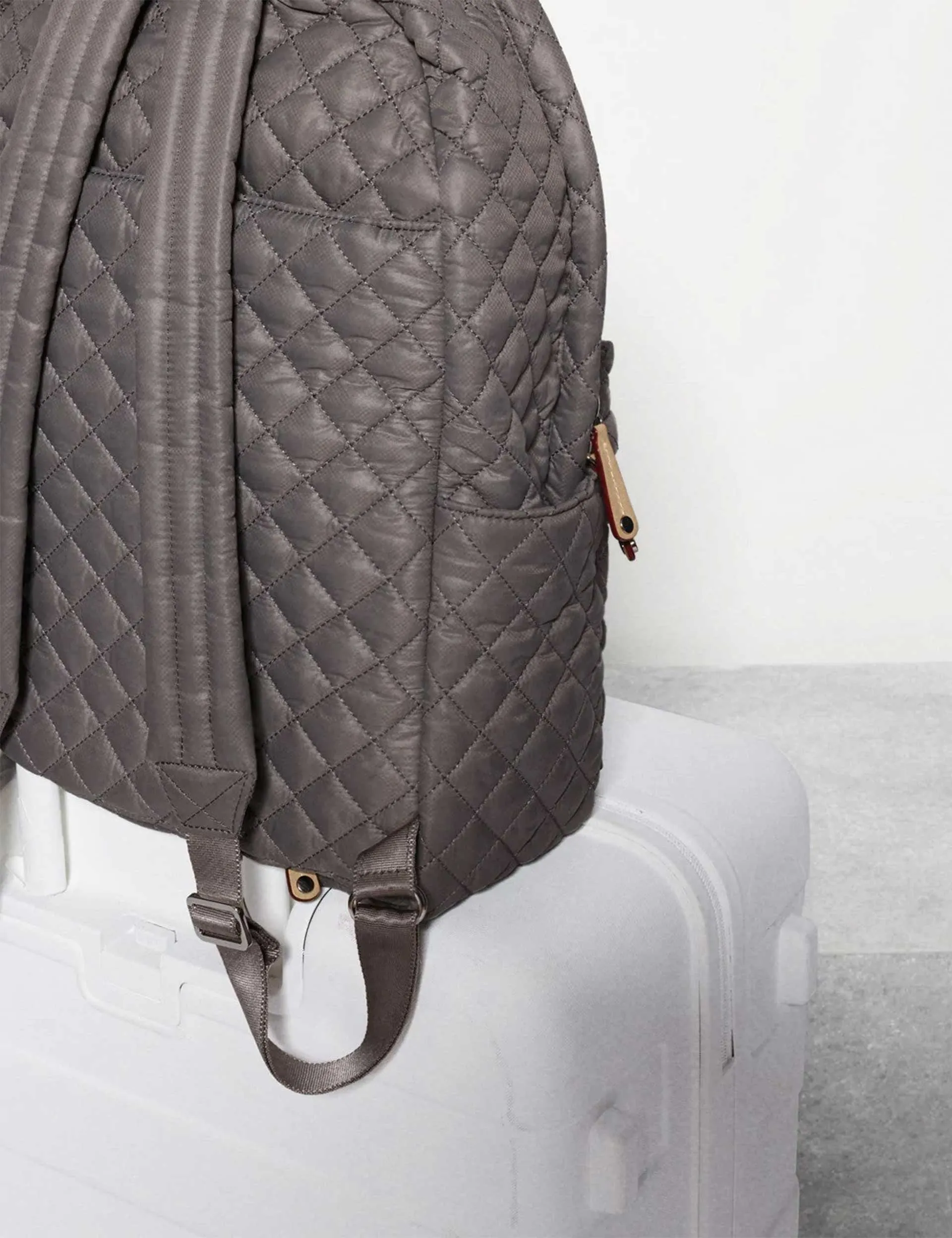 Metro Backpack Deluxe - Magnet