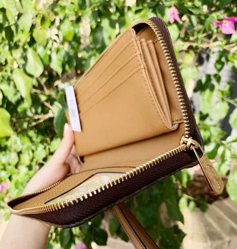 Michael Kors JetSet TravelContinental LongWallet Wristlet Brown