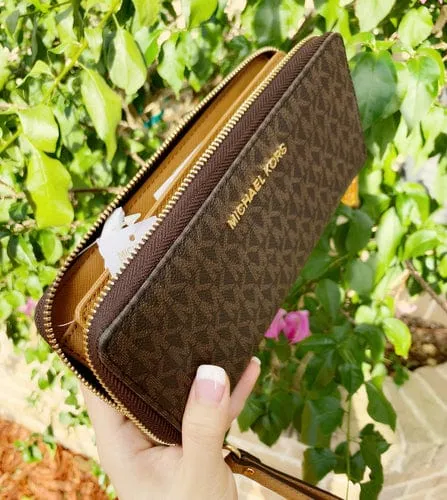 Michael Kors JetSet TravelContinental LongWallet Wristlet Brown