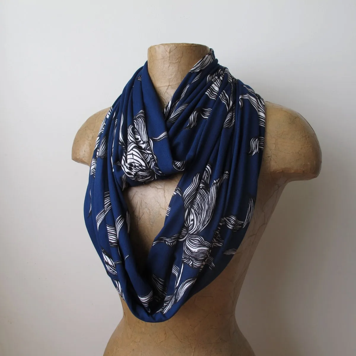 NAVY BLUE FILIGREE Infinity Scarf