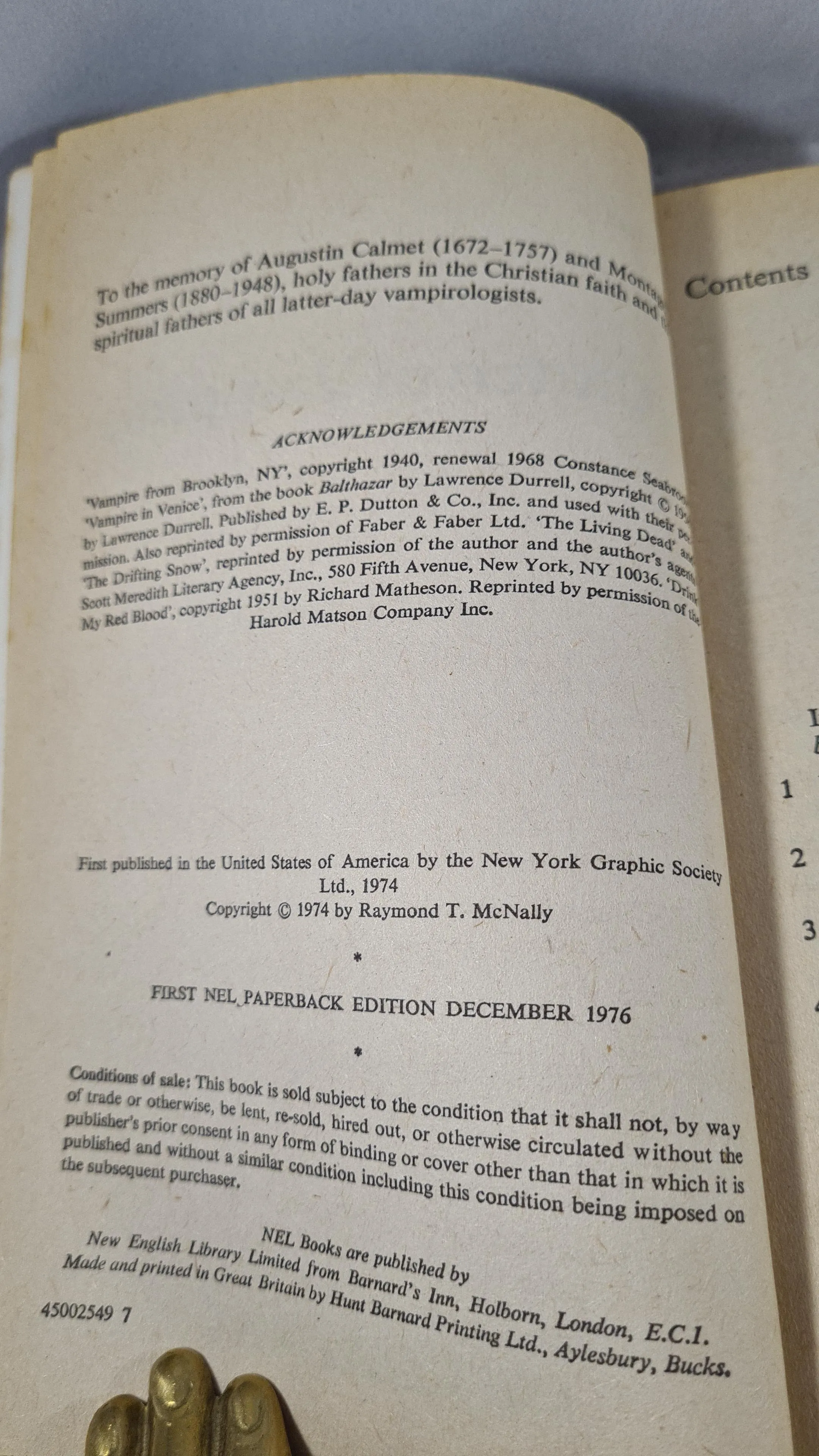 Raymond T McNally - A Clutch of Vampires, New English, 1976, Paperbacks