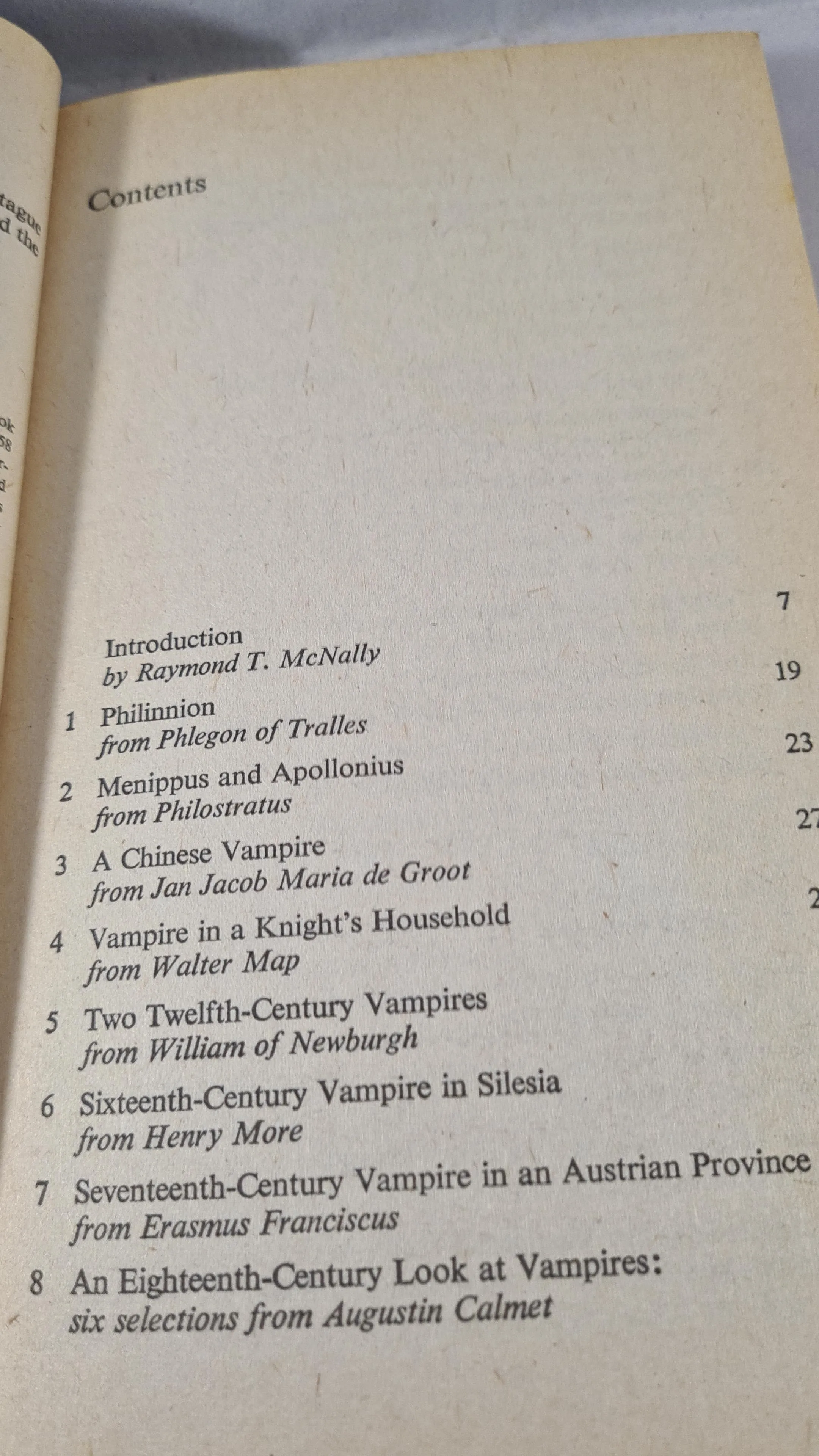 Raymond T McNally - A Clutch of Vampires, New English, 1976, Paperbacks