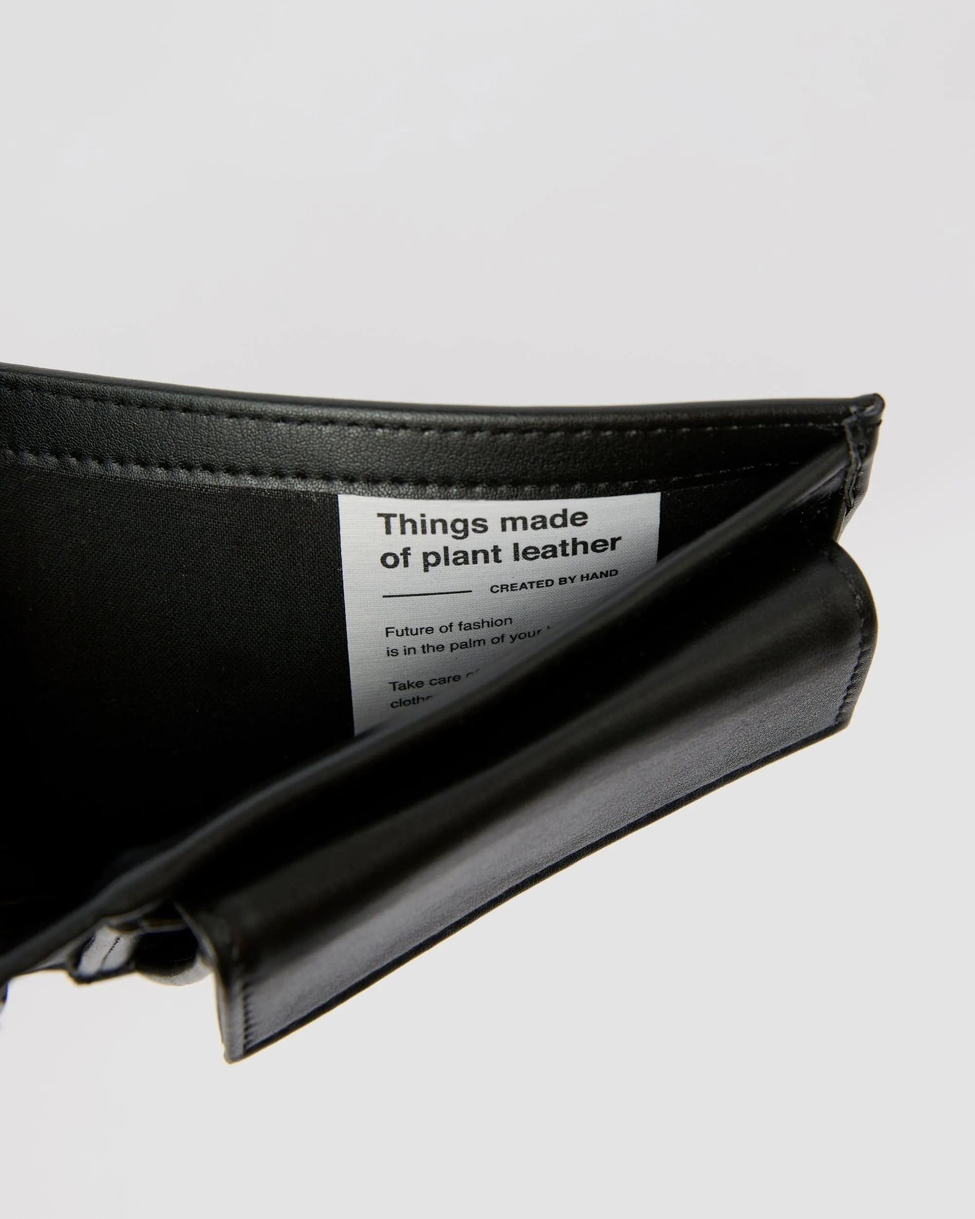 Richy Grape Leather Vegan Wallet | Black