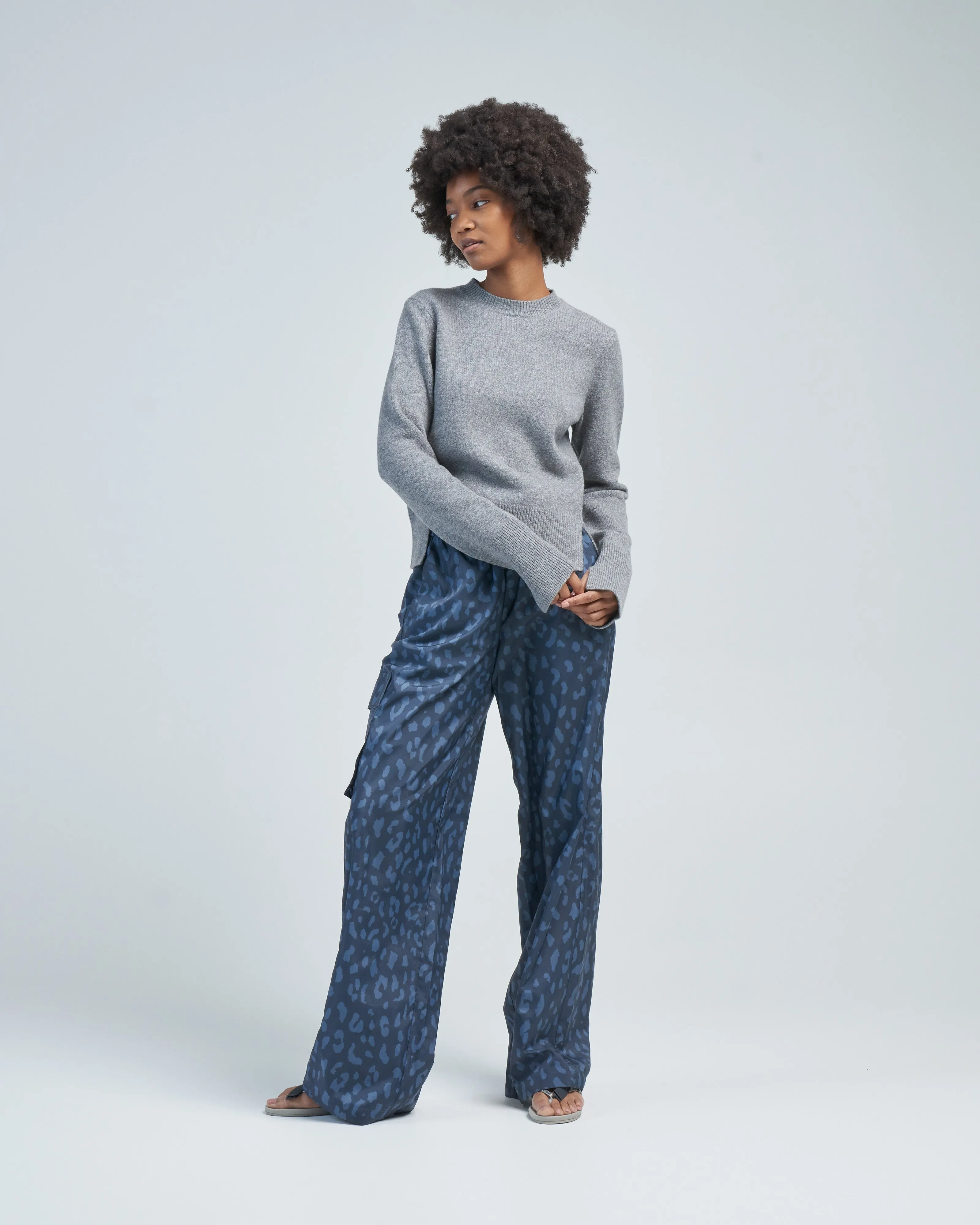 stretch cashmere crewneck pullover
