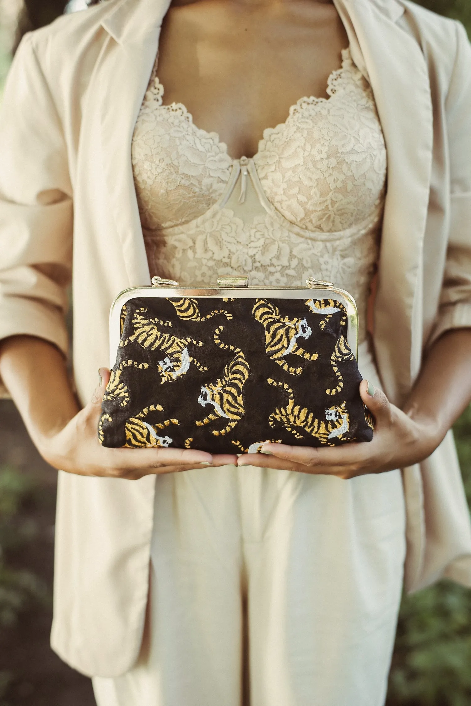 Sumatran Tiger Clutch in Black