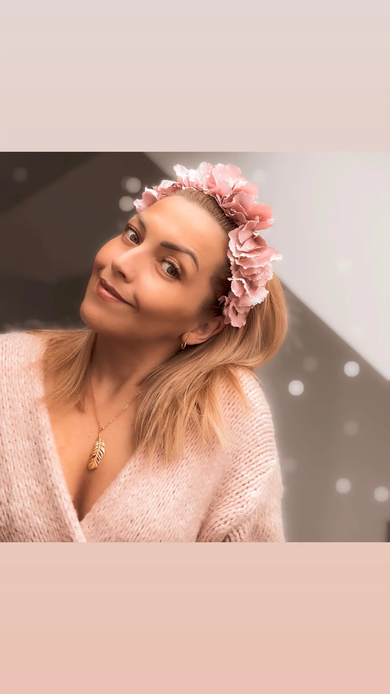 The Gold Feather Necklace