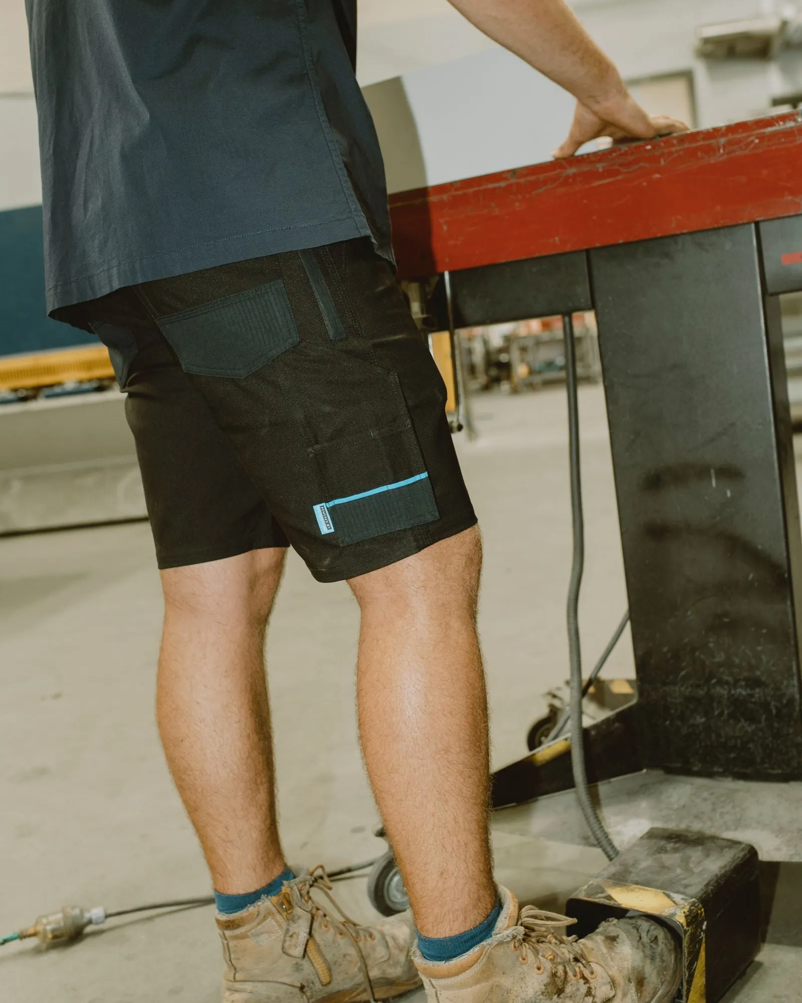 Tr400 9 Pocket Stretch Short
