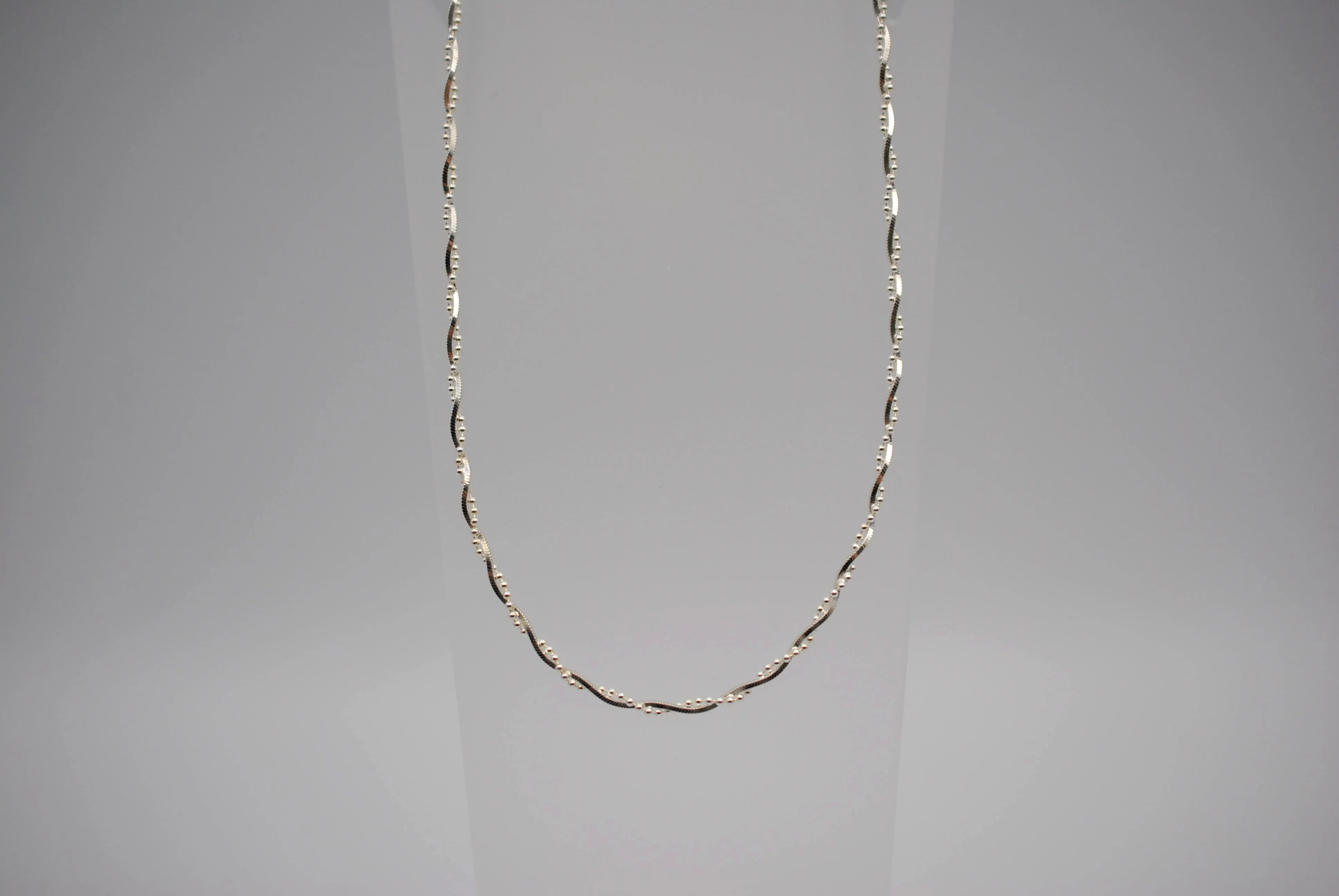 Twisted Box Snake and Ball Chain