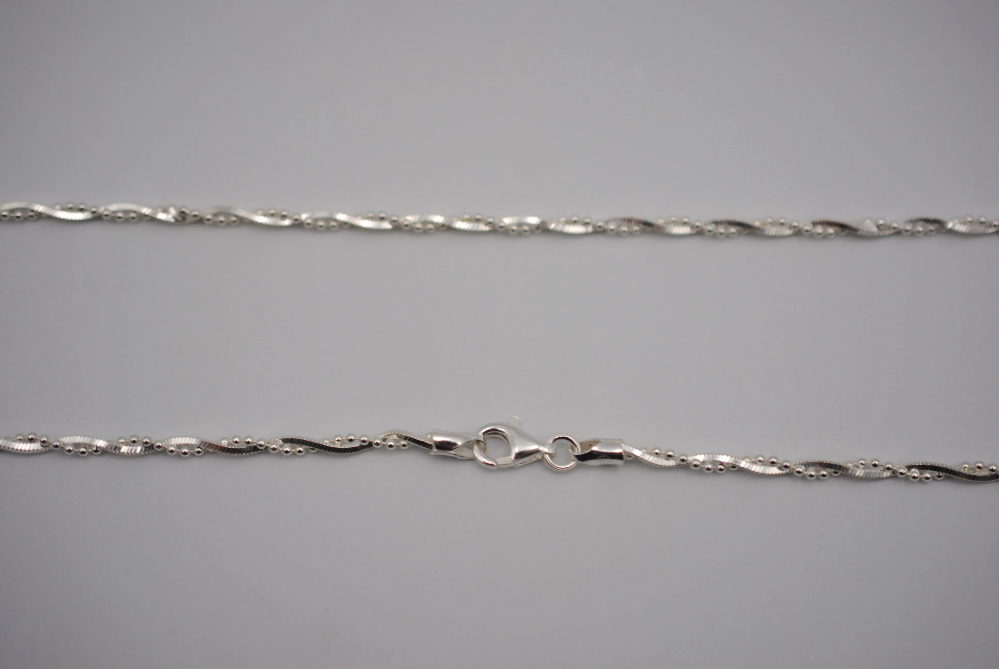 Twisted Box Snake and Ball Chain