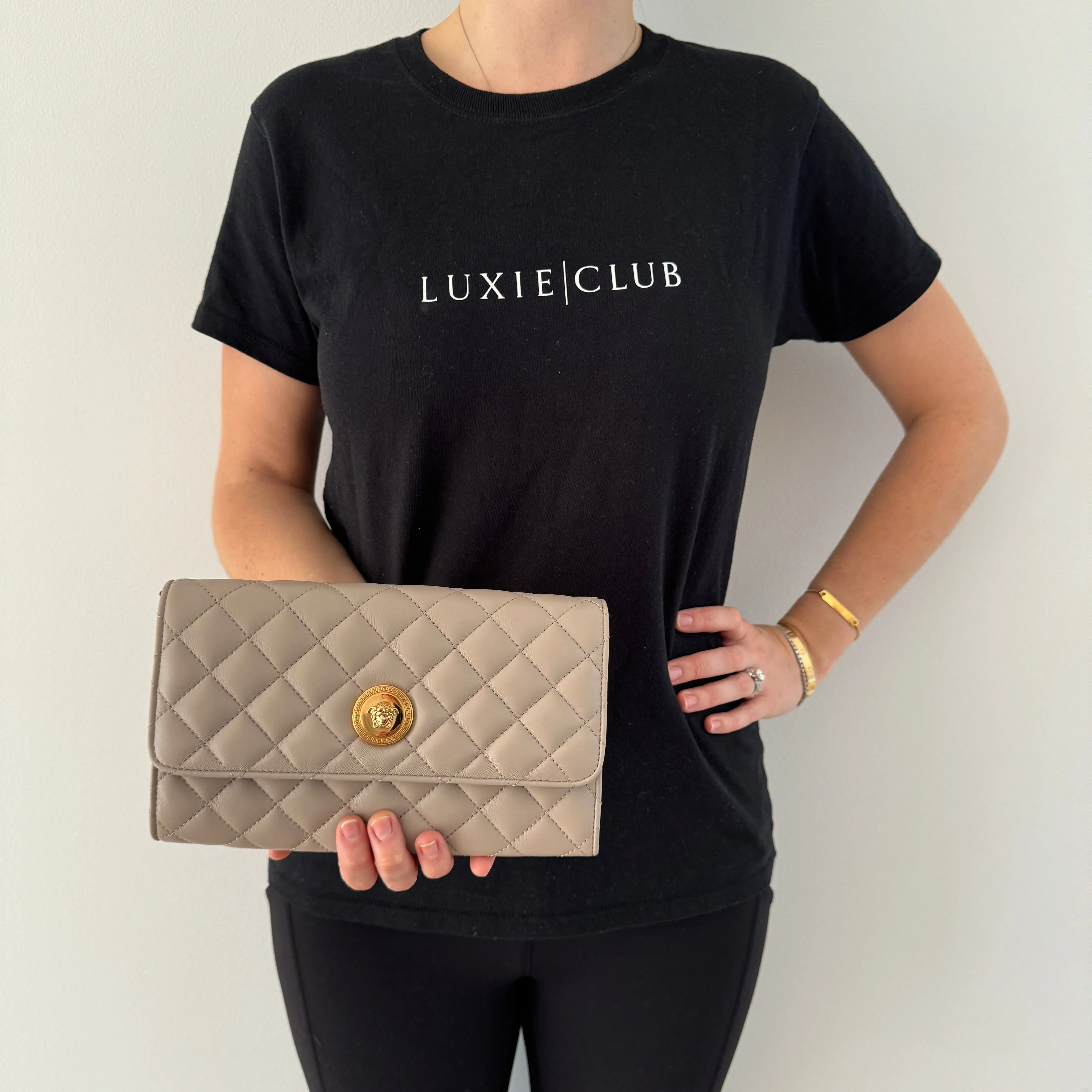 Versace La Medusa Wallet On Chain