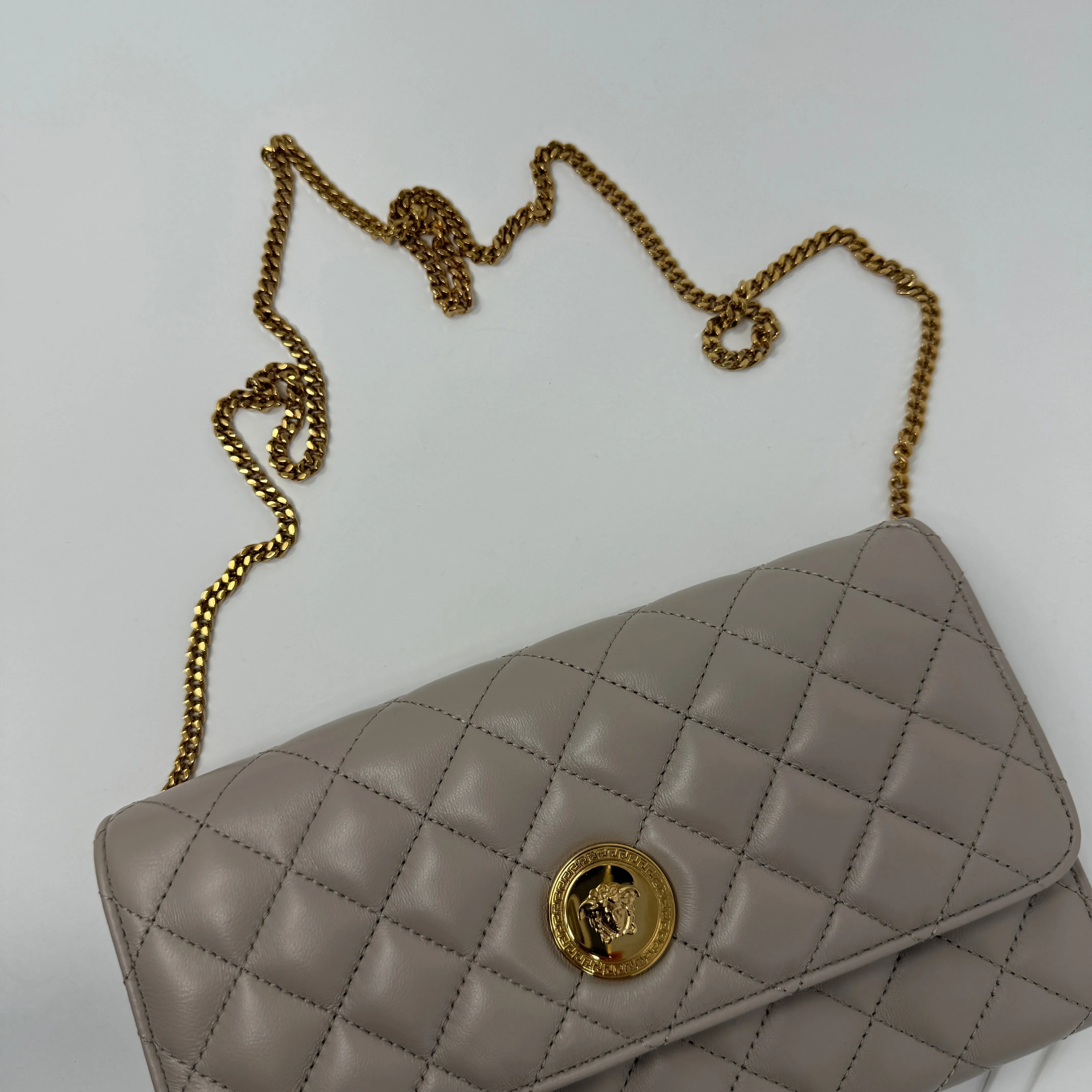 Versace La Medusa Wallet On Chain