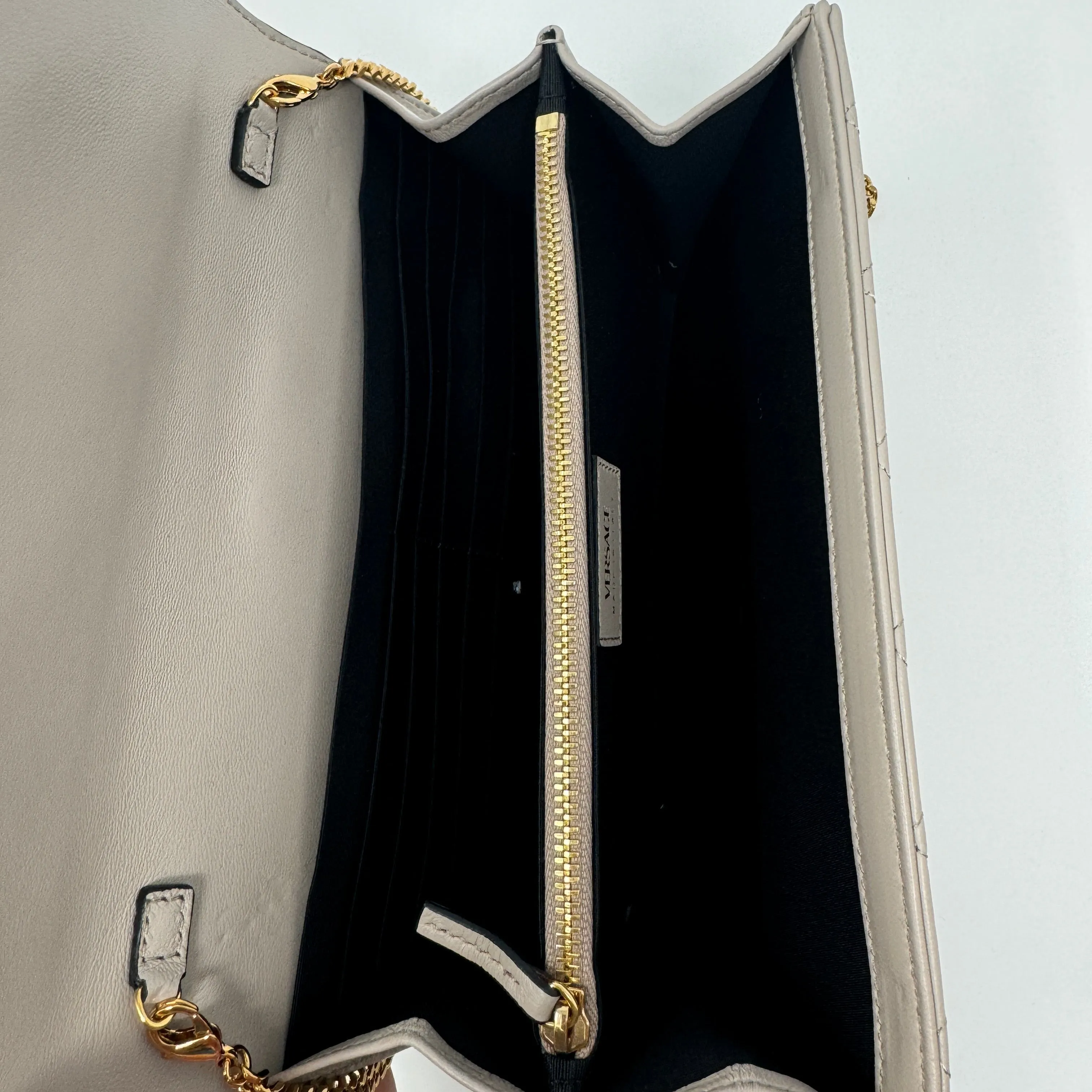 Versace La Medusa Wallet On Chain