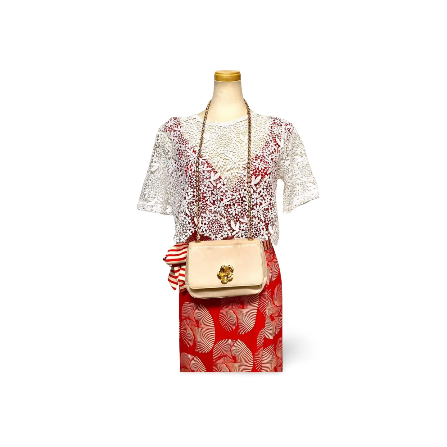 Vintage CHANEL pale pink beige lambskin chain shoulder bag with golden camellia flower motif on flap. Hard-to-find, Rare purse. 060903ac1